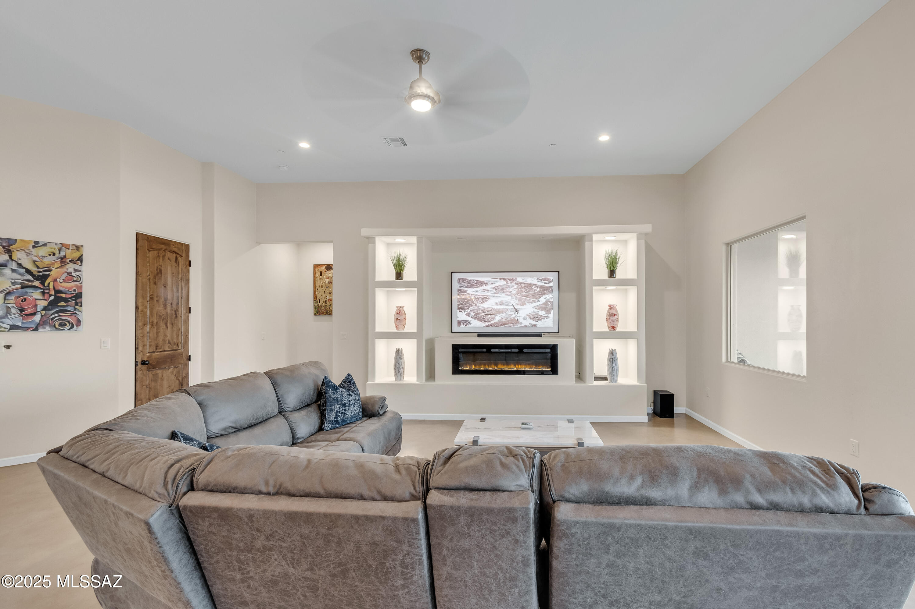 Las Rocas - Residential
