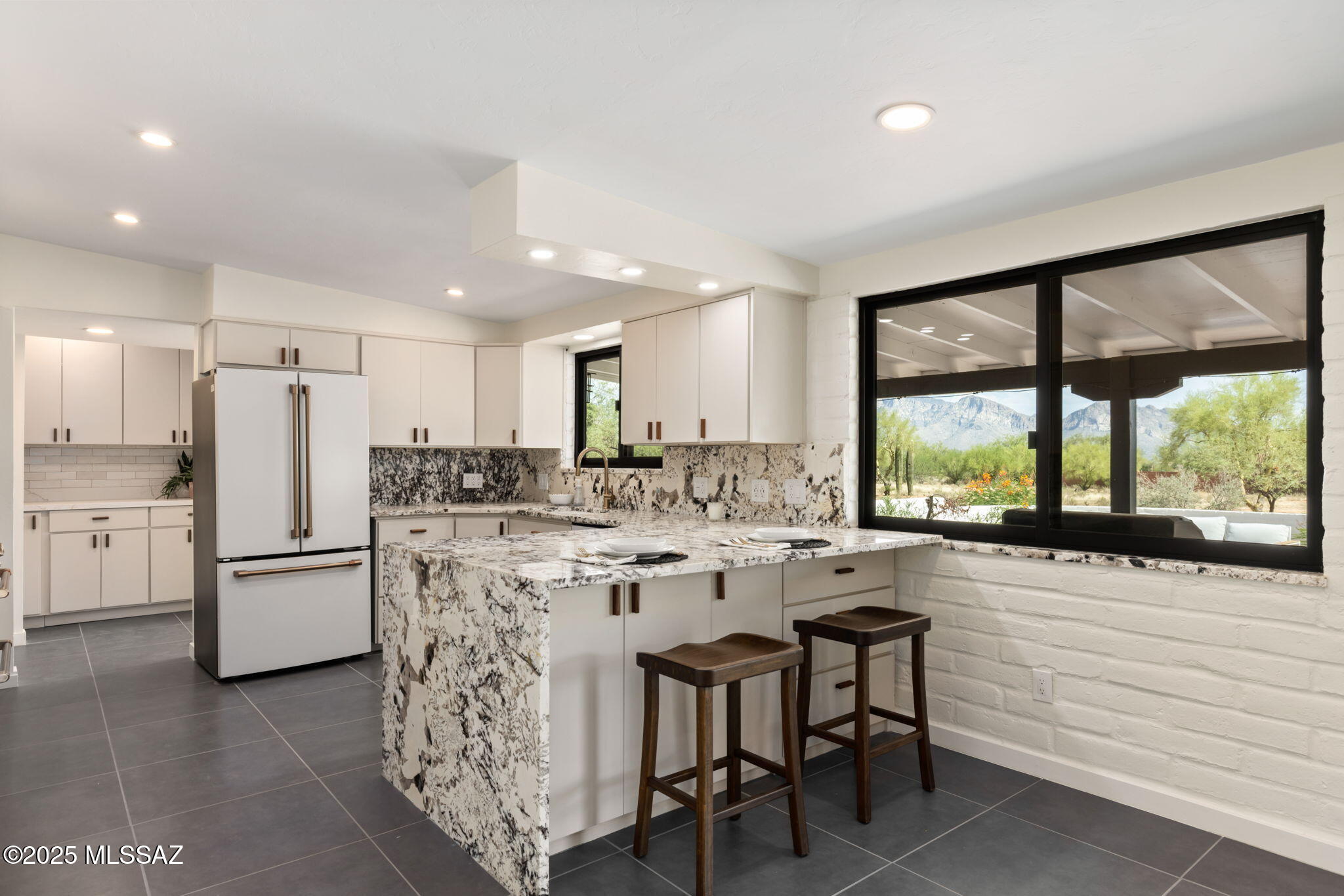 La Cholla Airpark - Residential