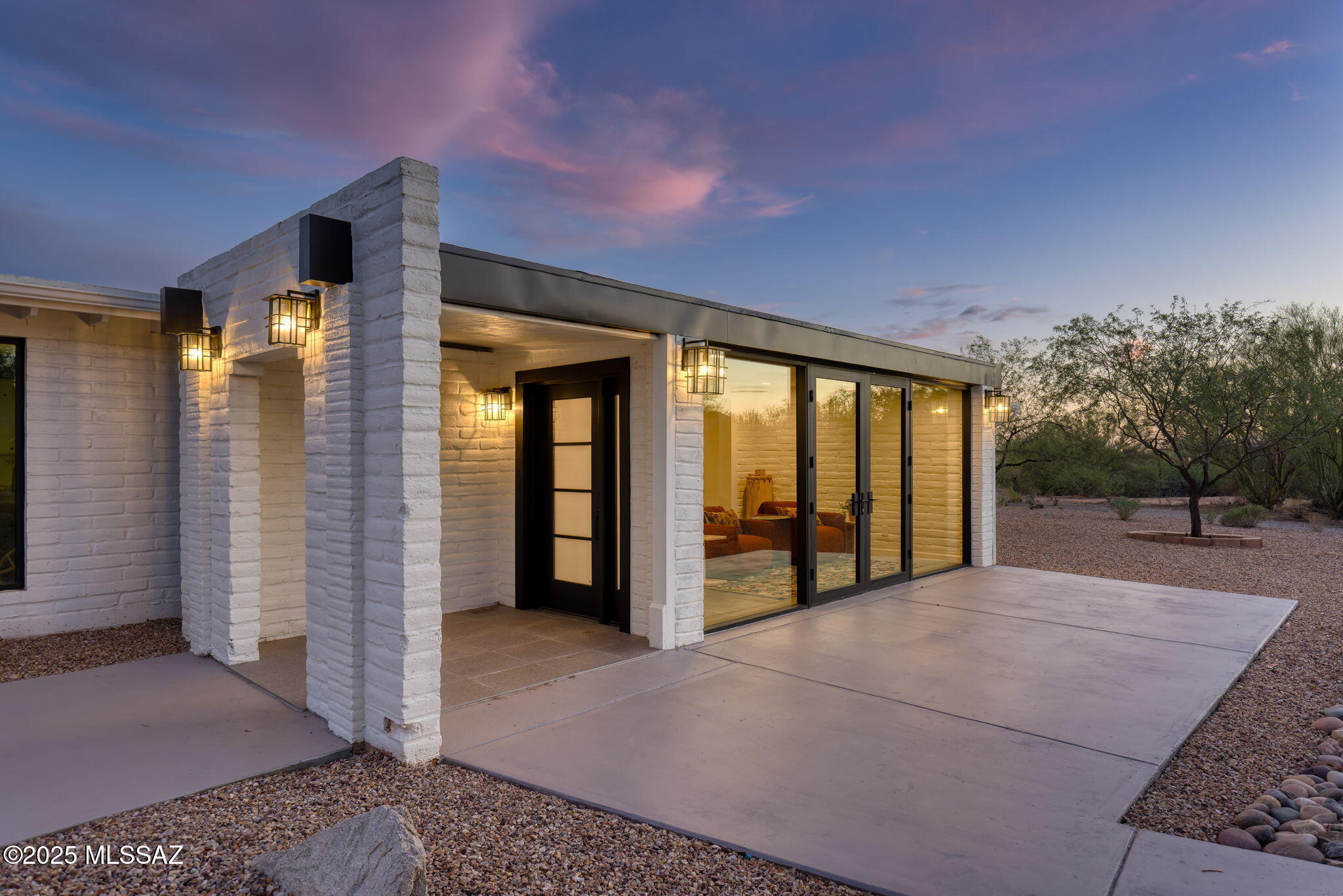 La Cholla Airpark - Residential