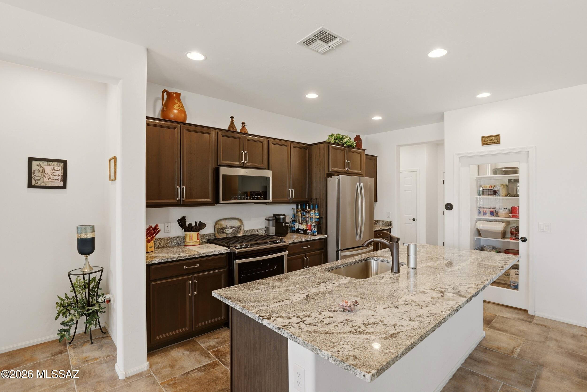 Desert Oasis At Twin Peaks - Residential