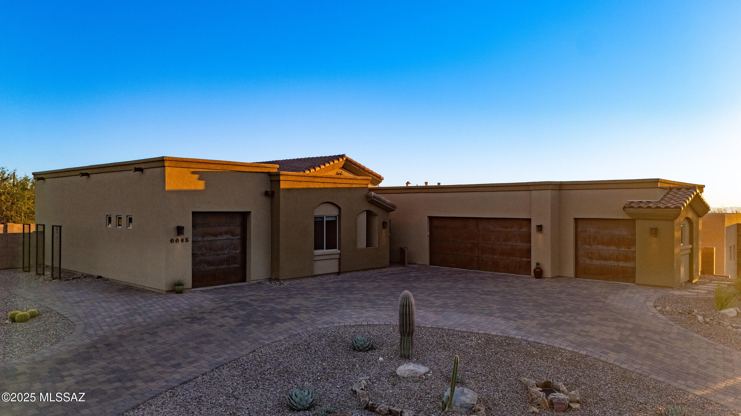 Boulder Bridge Pass At Dove Mountain SQ20132910078 - Residential
