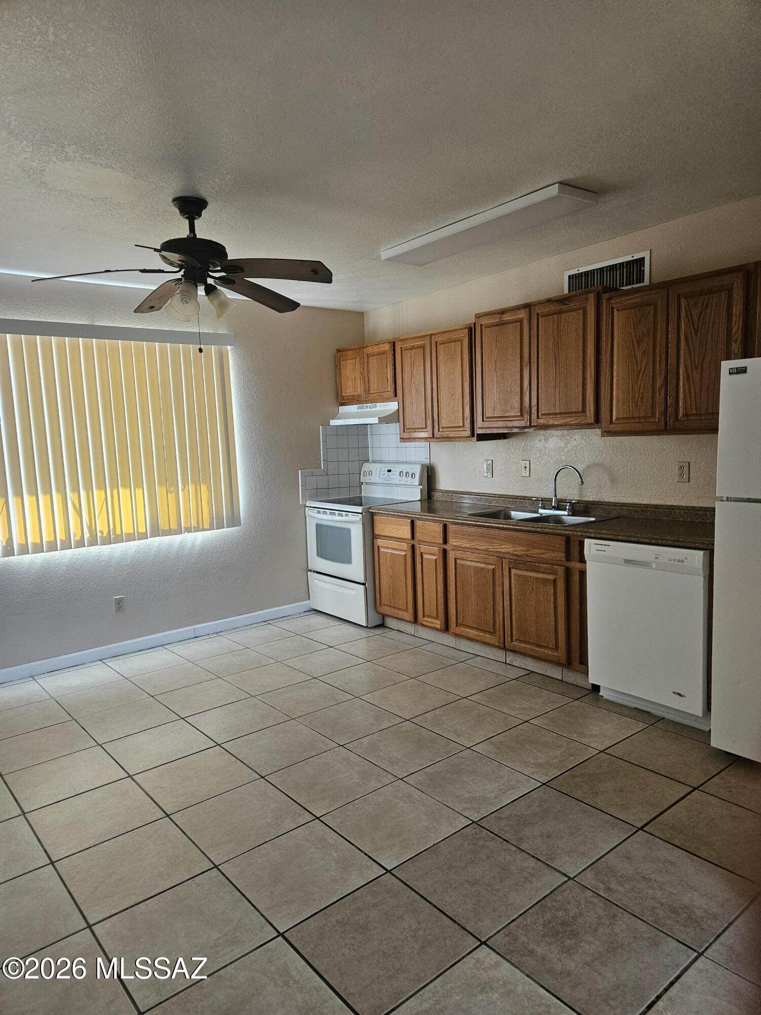 Silverlake Park (1-29) - Residential Lease