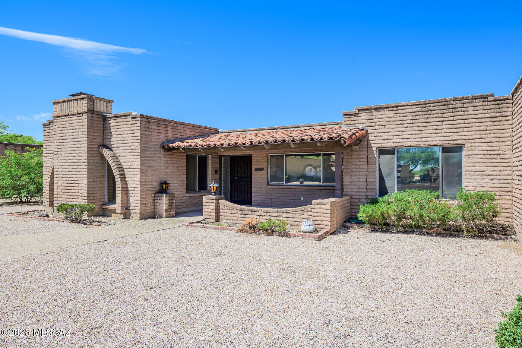Come take in this tastefully finished townhome in the desirable Woodland Hills No. 2 neighborhood. This spacious 1686 sq ft 2 bd/2ba beauty with  upgrades galore will accommodate your needs with close proximity to shopping, parks, dining, entertainment, hospitals and more!! Relax in the serene community pool with green trees throughout in this tucked away coveted community. This is priced to sell and is move in ready!