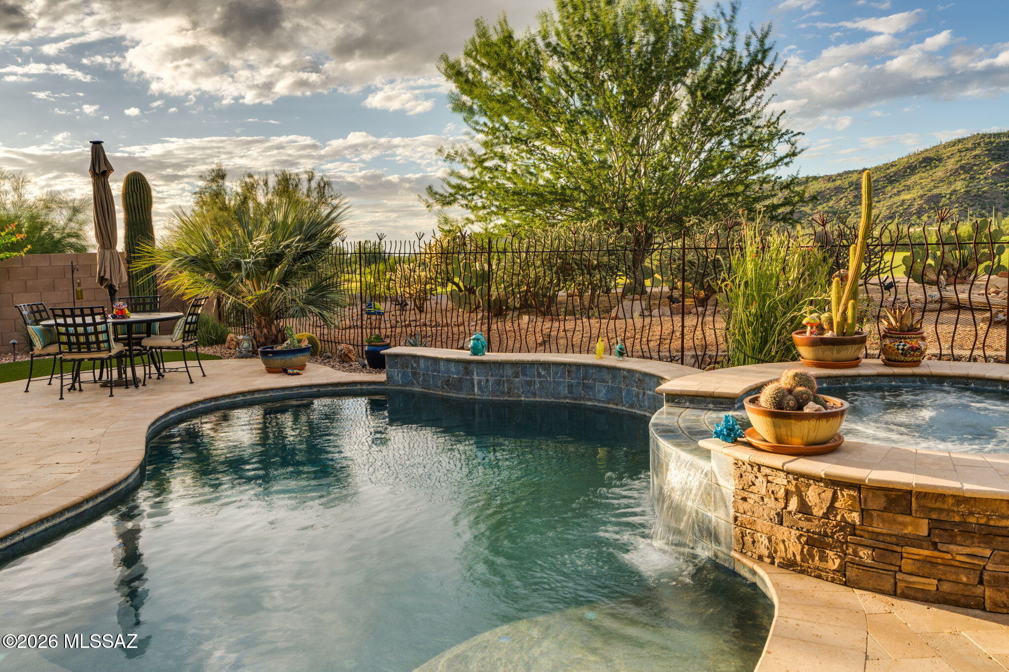 Boulder Bridge Pass At Dove Mountain SQ20132910078 - Residential