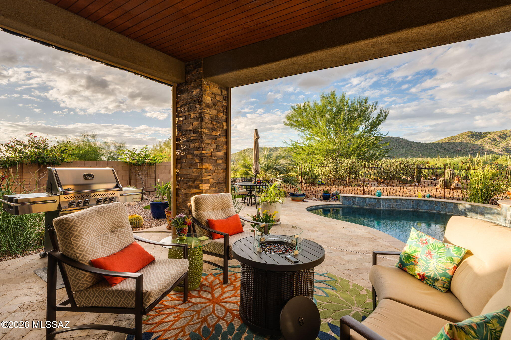 Boulder Bridge Pass At Dove Mountain SQ20132910078 - Residential