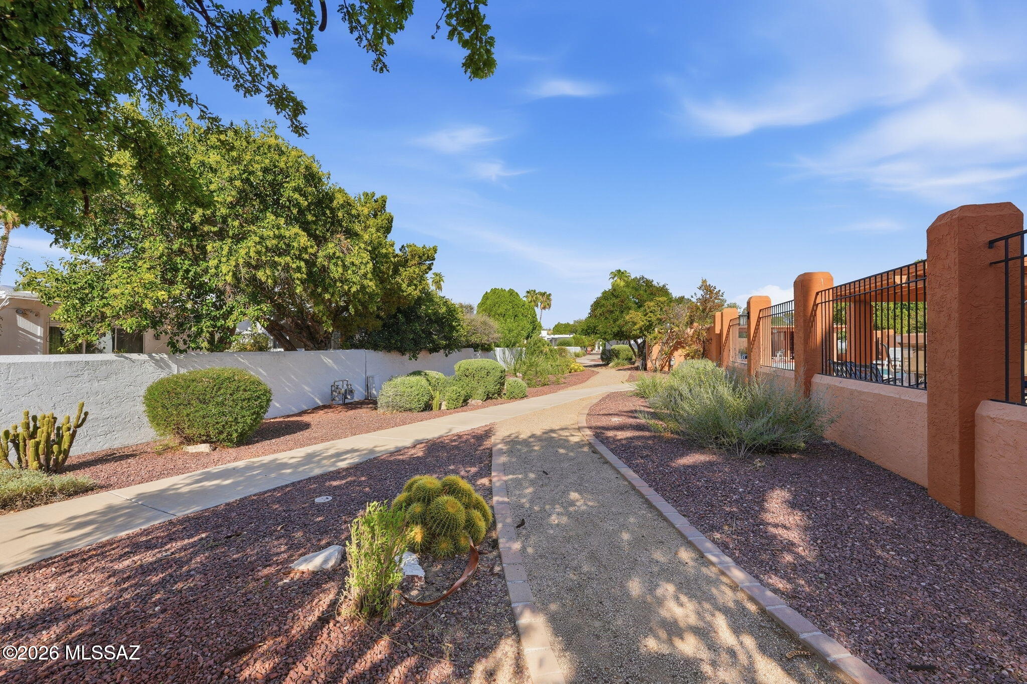 La Toluca Townhouses - Residential