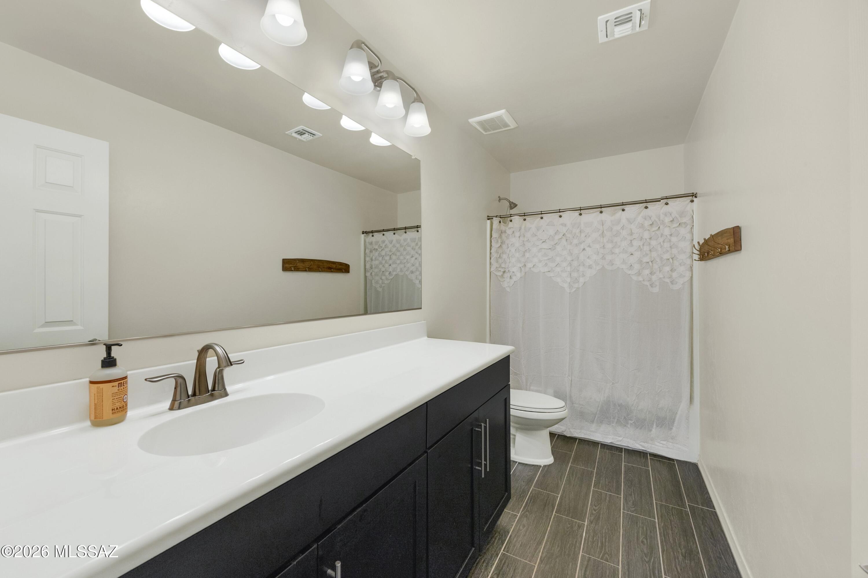 Linda Vista Heights SQ20161440591 - Residential