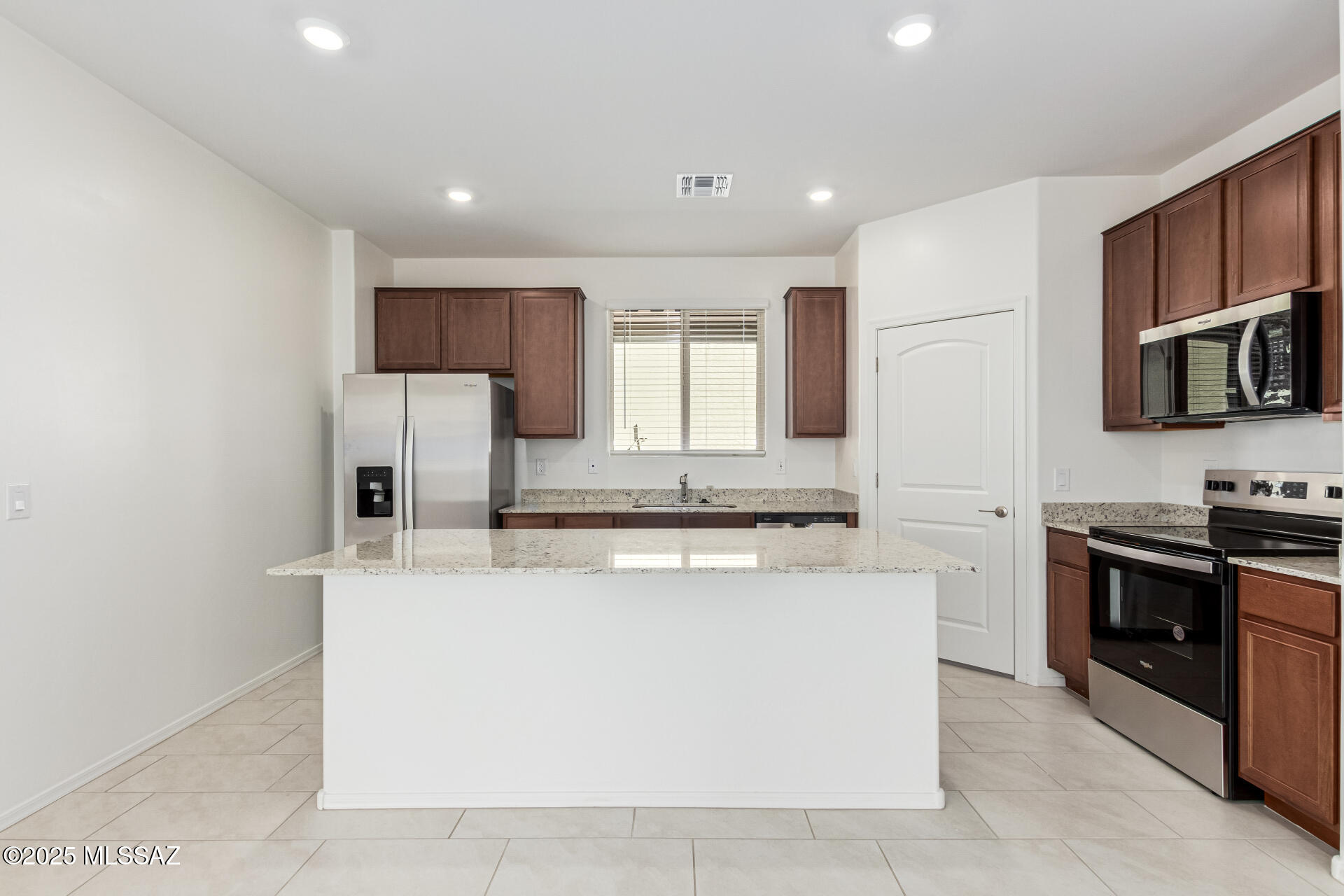 Vista Del Oro (1-108) - Residential Lease