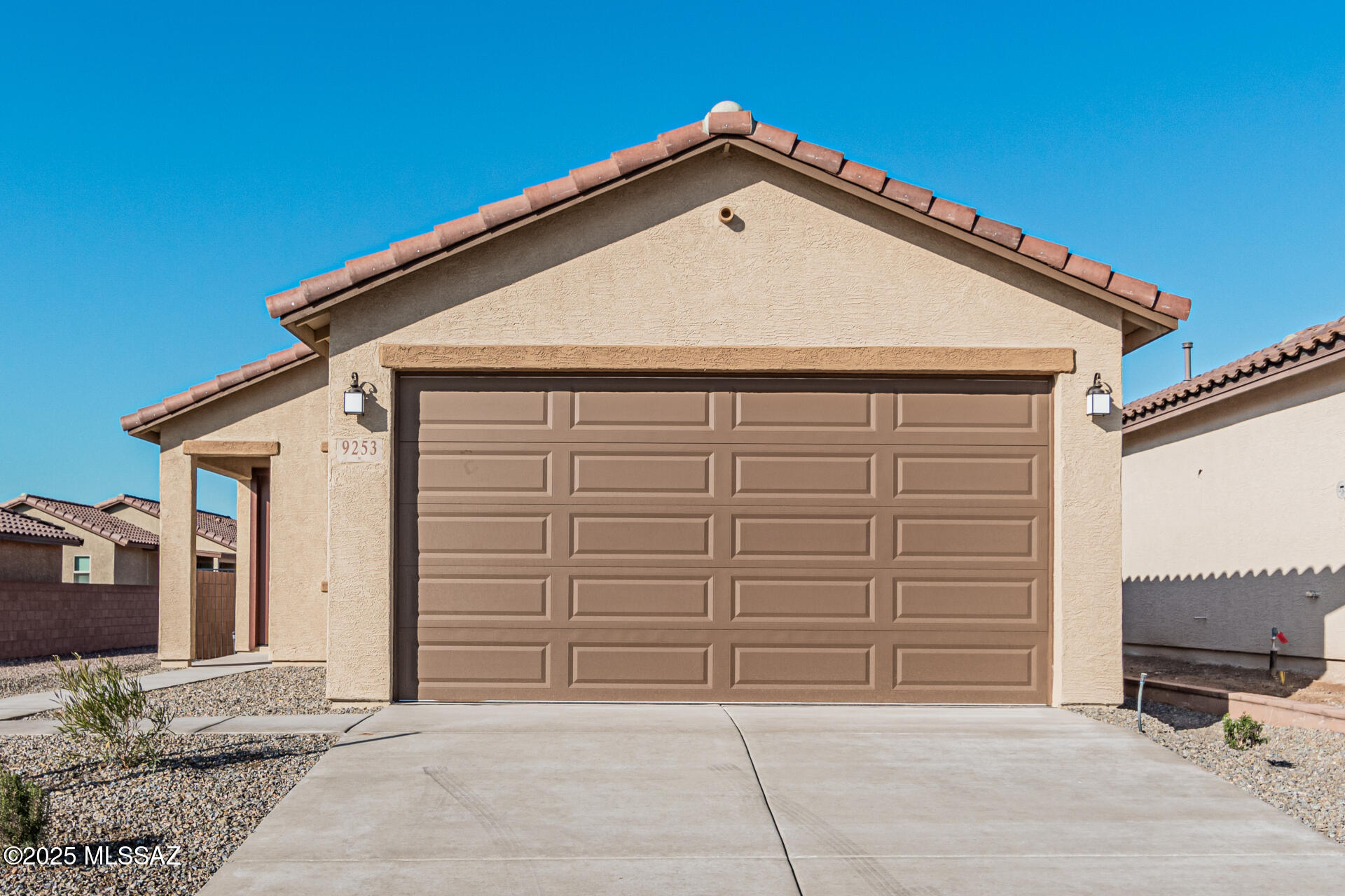 Vista Del Oro (1-108) - Residential Lease