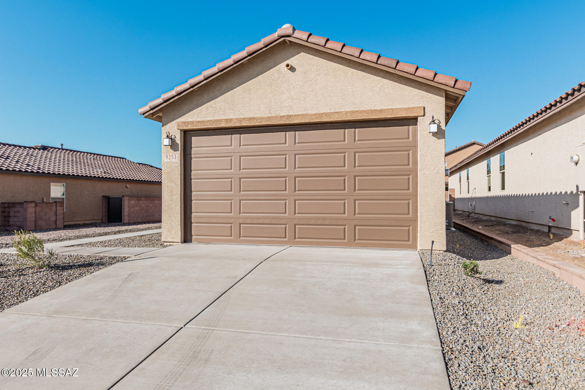 Vista Del Oro (1-108) - Residential Lease