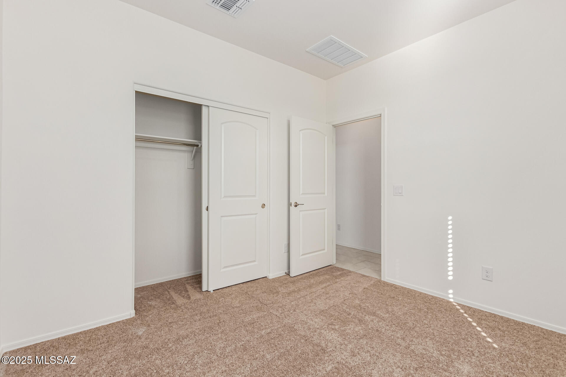 Vista Del Oro (1-108) - Residential Lease