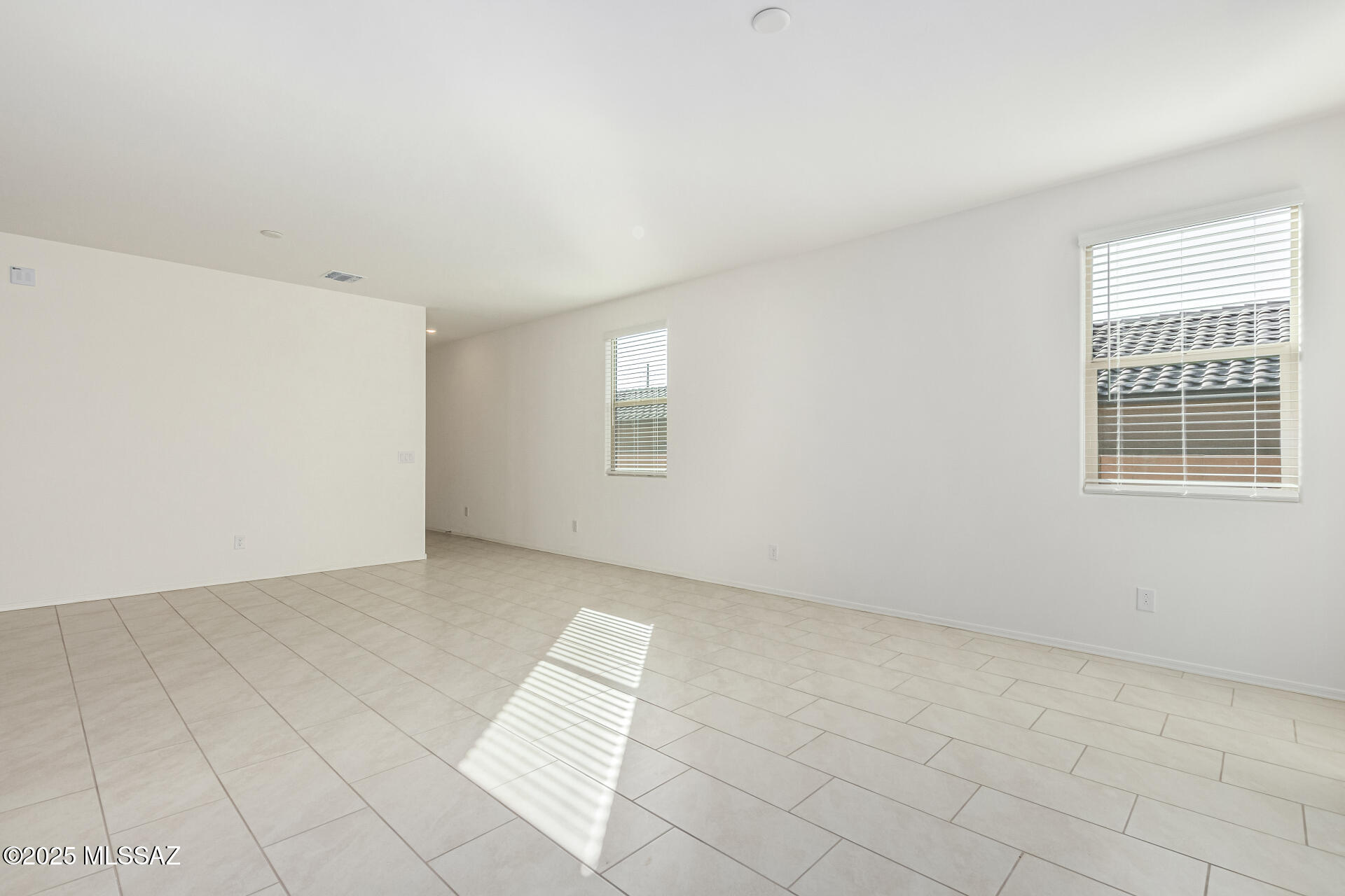Vista Del Oro (1-108) - Residential Lease