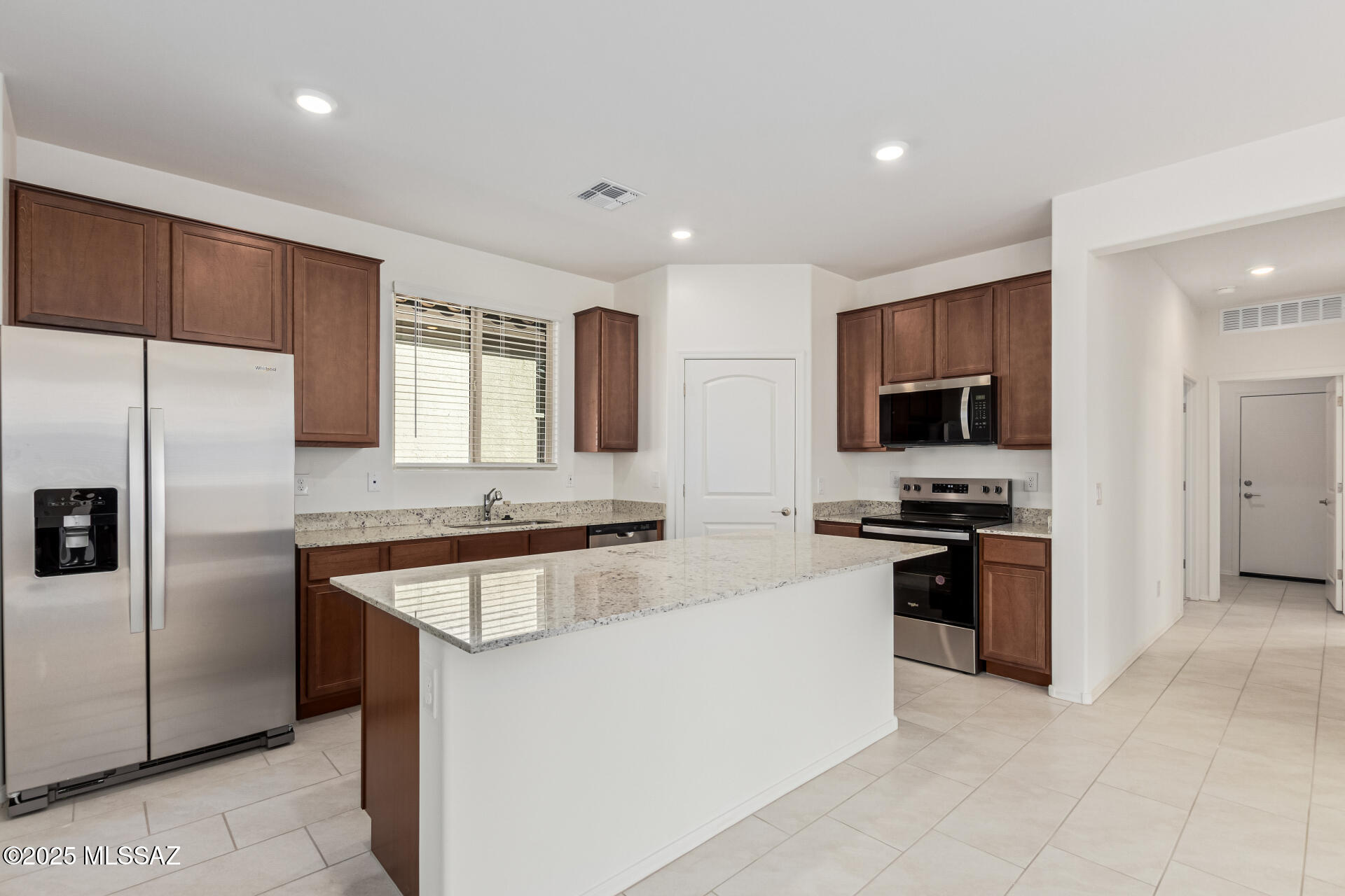 Vista Del Oro (1-108) - Residential Lease