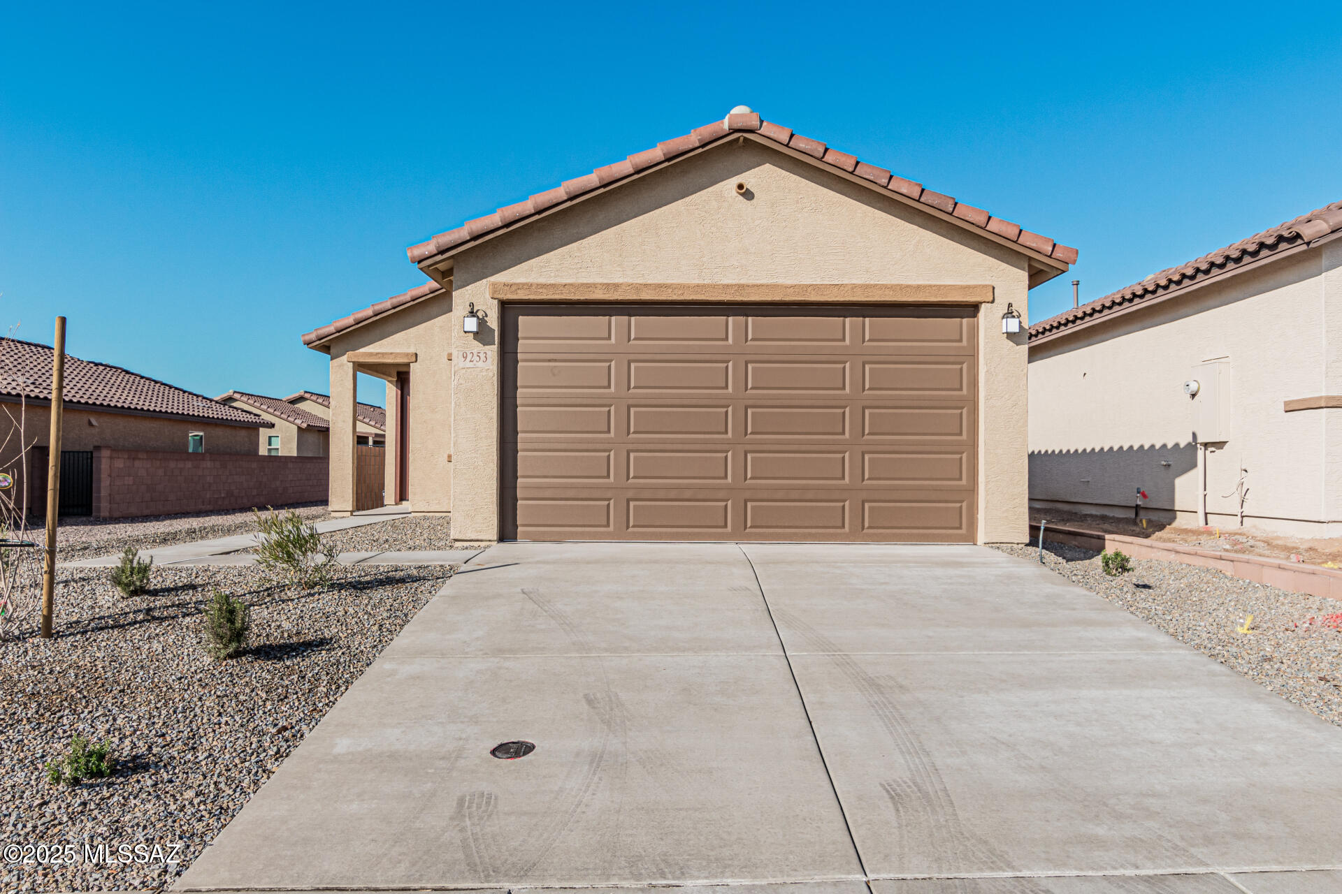 Vista Del Oro (1-108) - Residential Lease