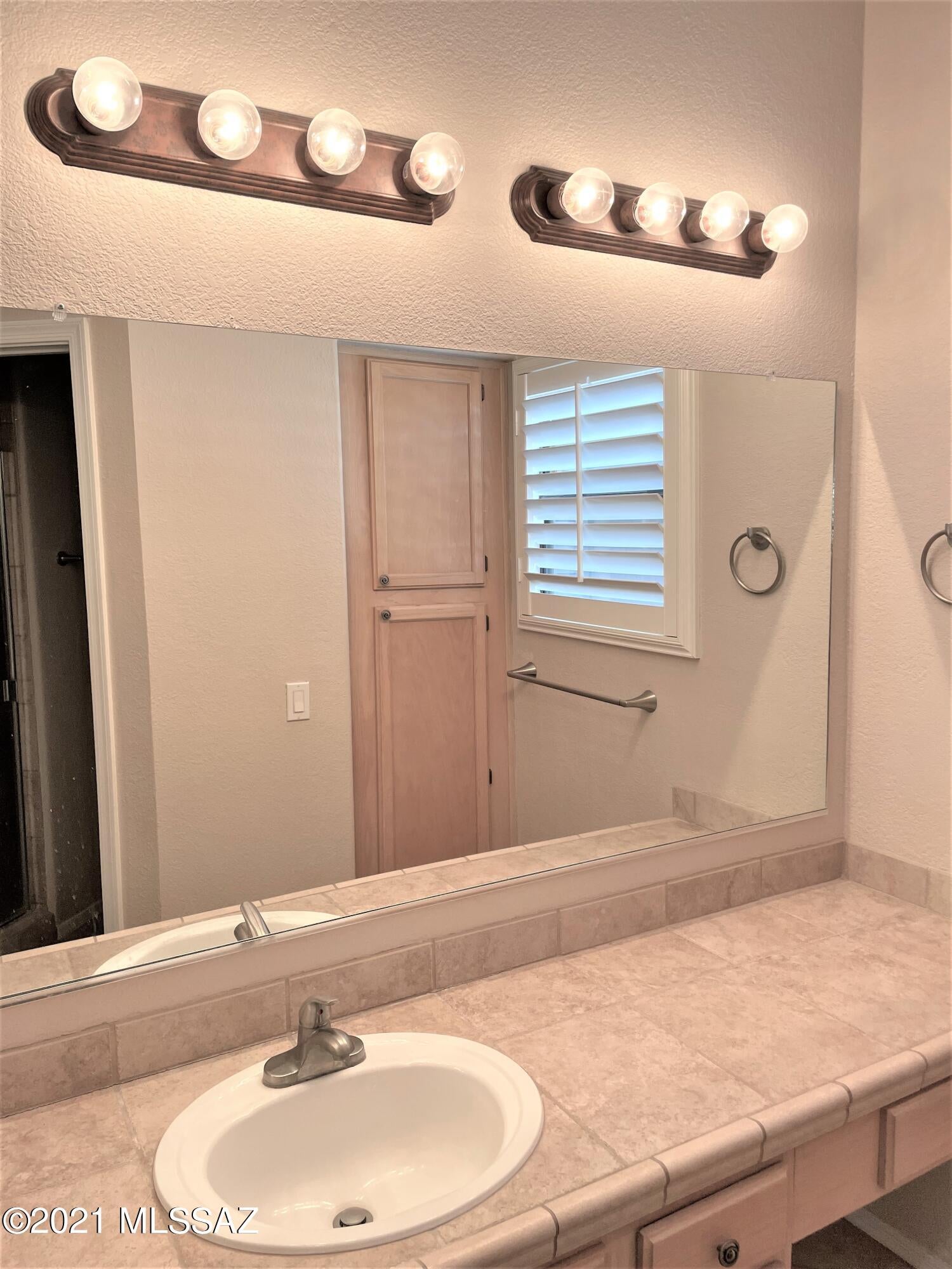 Canyon View At Ventana Condominium (1-264) - Residential Lease