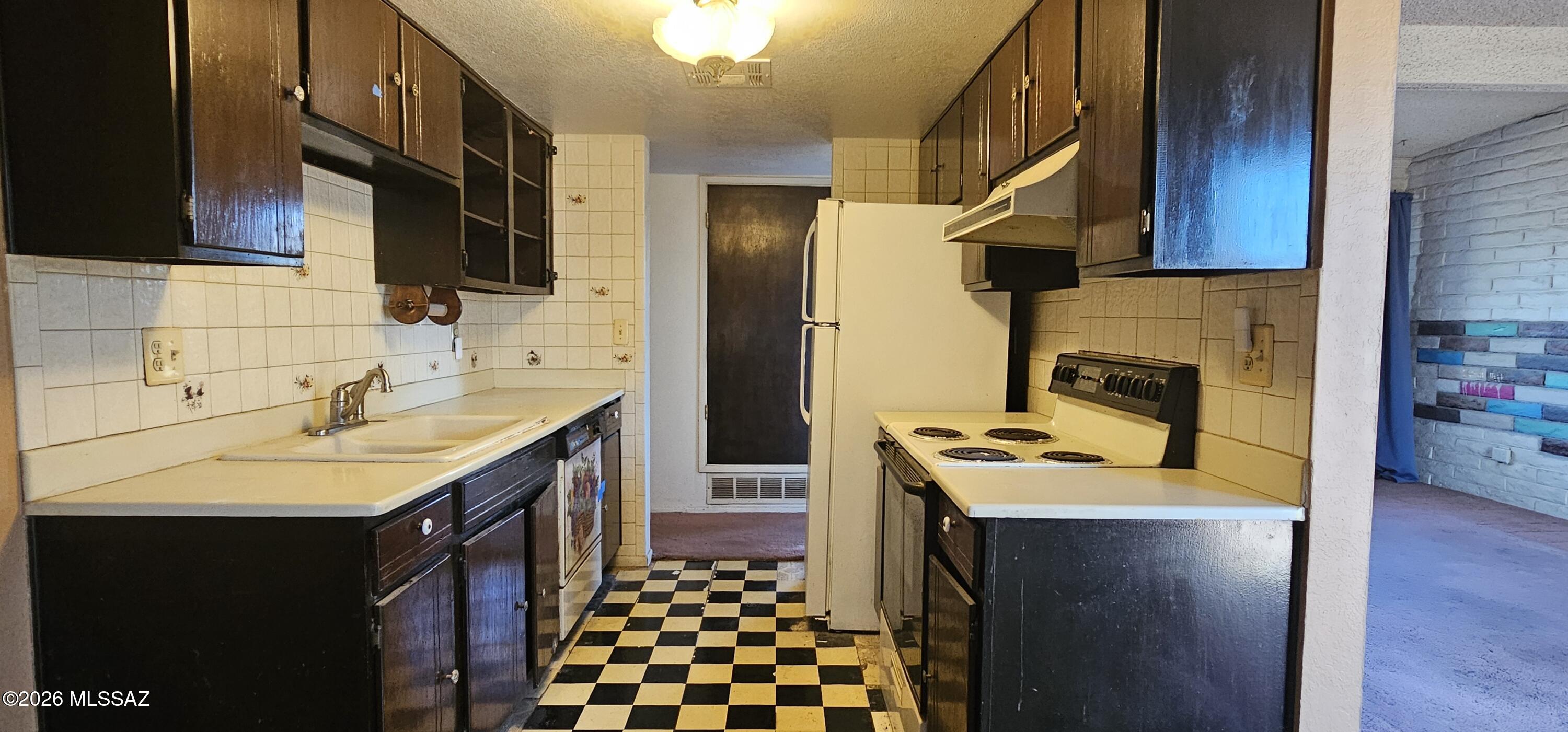Westwood Terr. Est. (1-48) - Residential