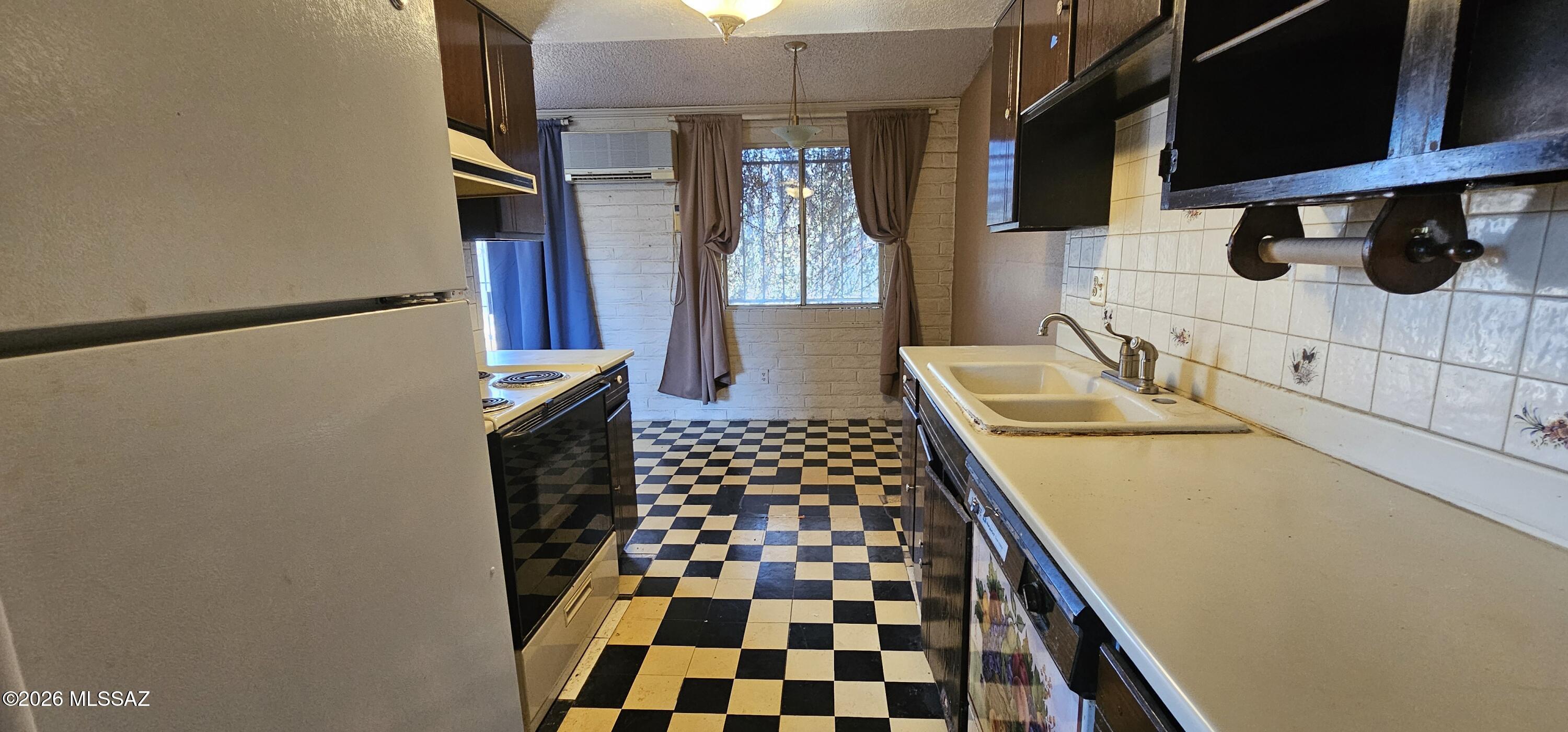 Westwood Terr. Est. (1-48) - Residential