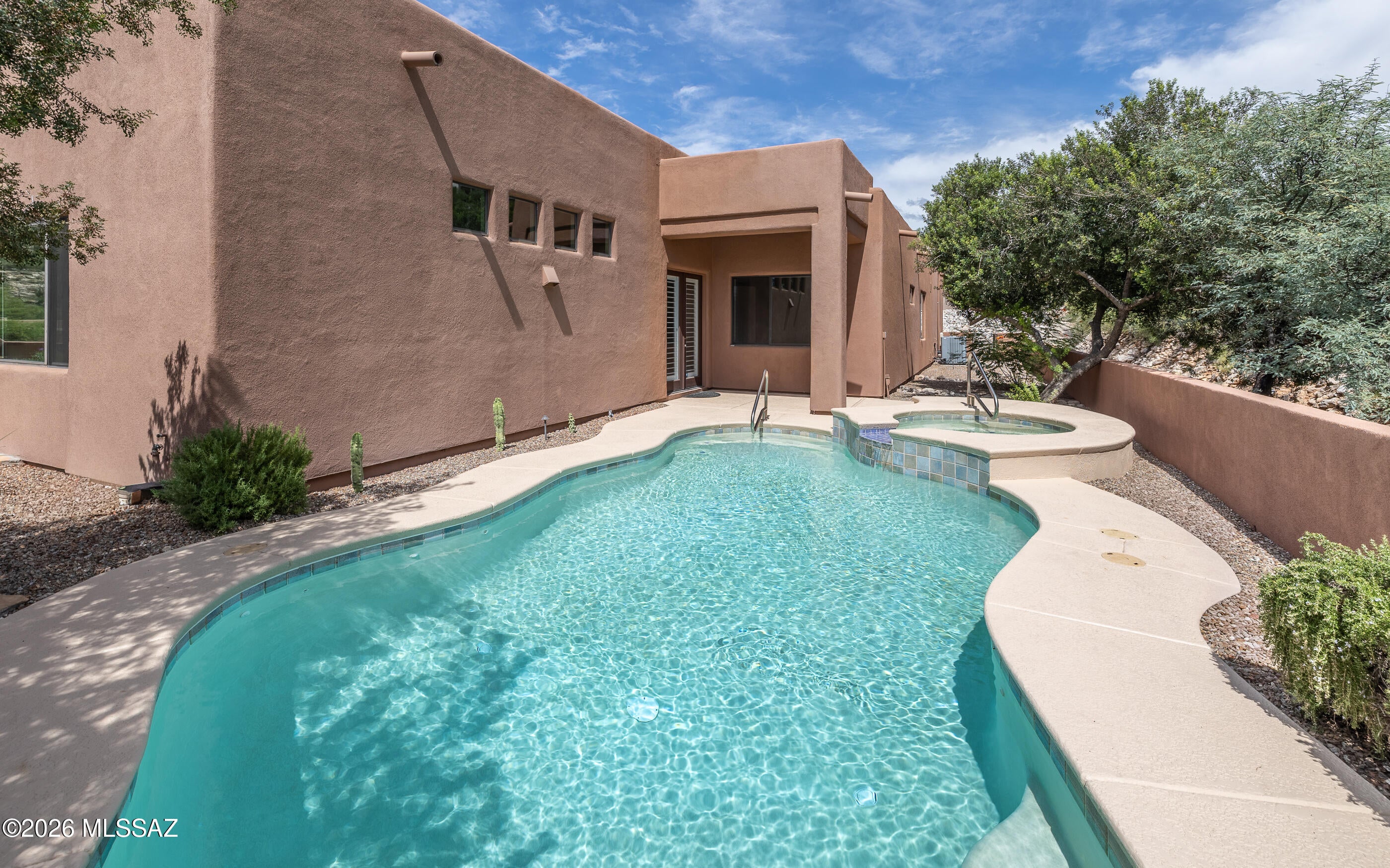 Sabino Mountain (1-290) - Residential