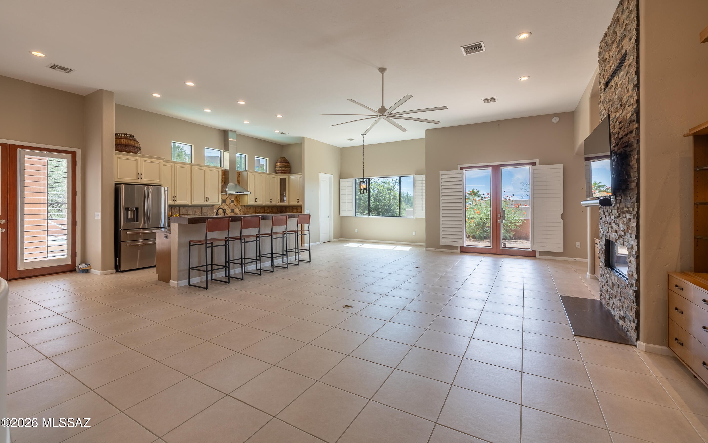Sabino Mountain (1-290) - Residential