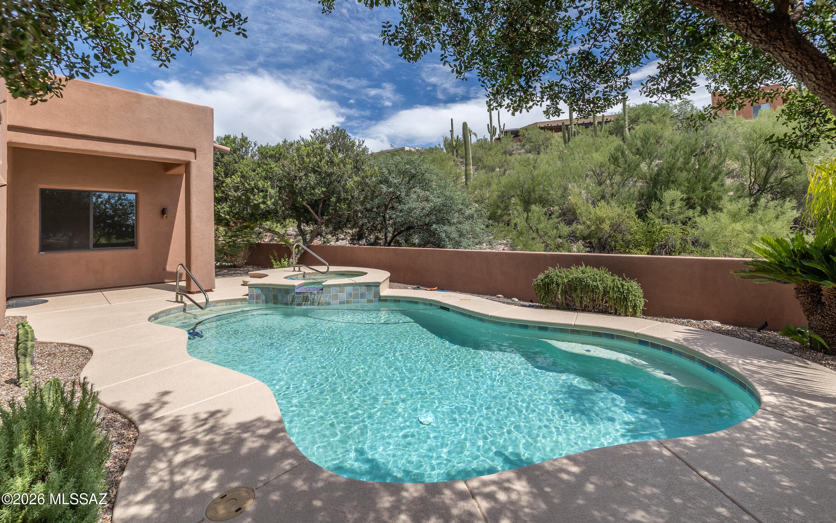 Sabino Mountain (1-290) - Residential