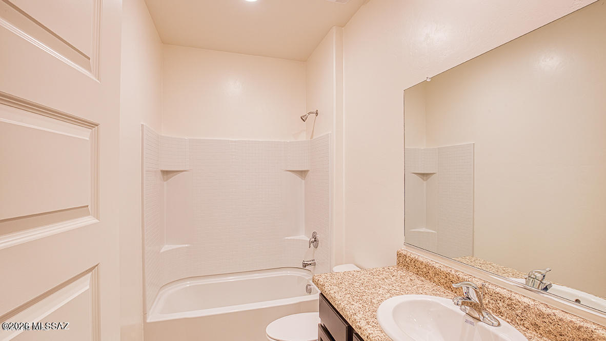 Saguaro Bloom SQ20180540069 - Residential Lease