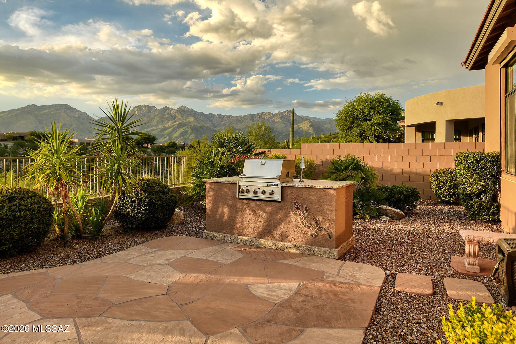 Sabino Mountain (1-290) - Residential