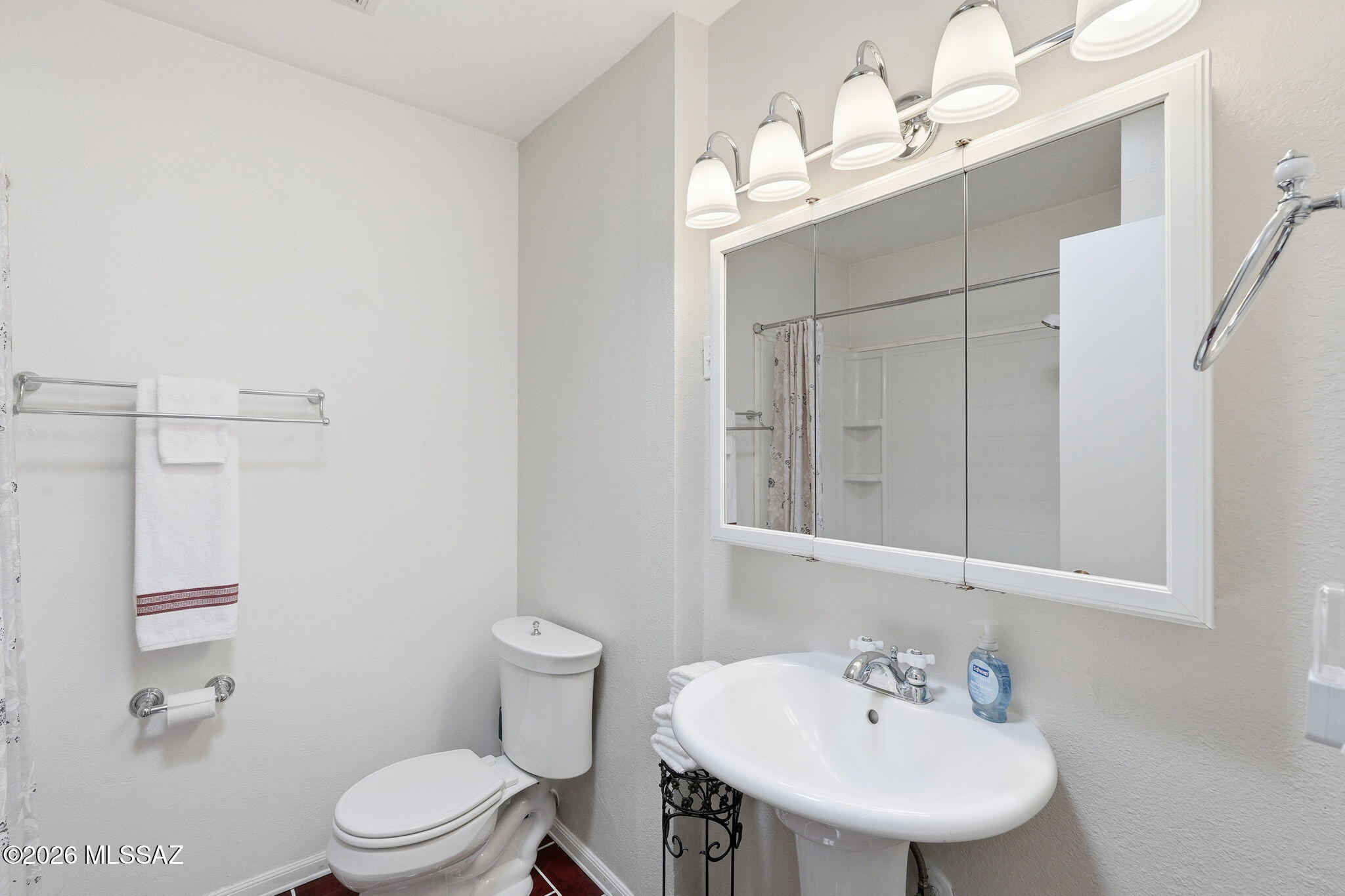 Las Primeras Lomas (1-76) - Residential