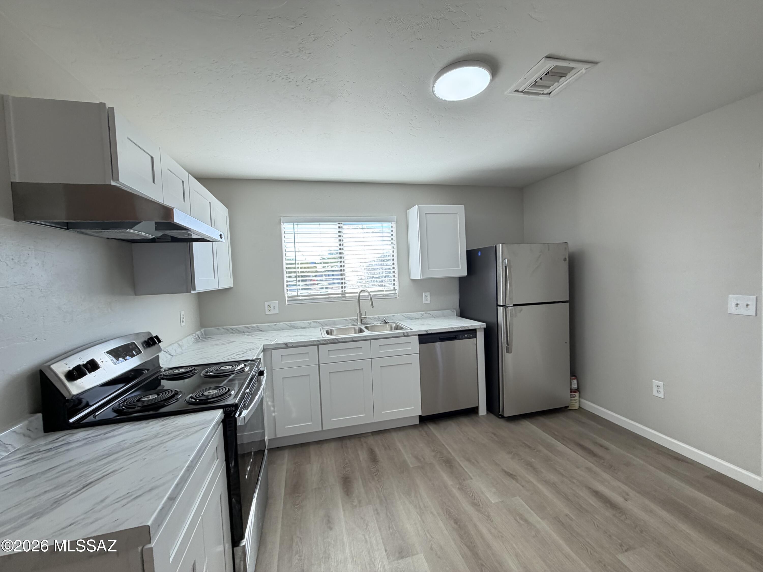 El Rio Park - Residential Lease