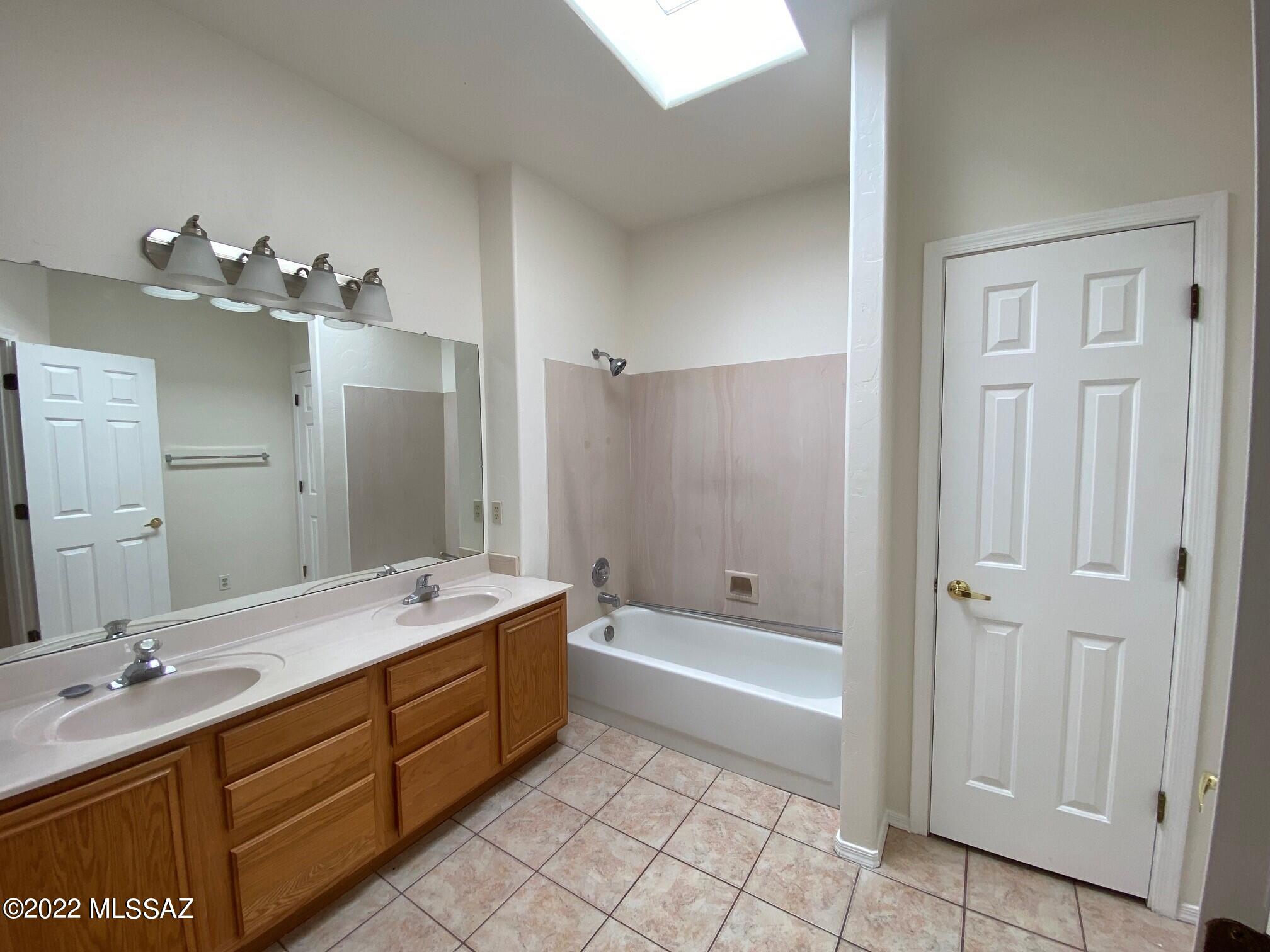 Villages Of La Canada (The) - Residential Lease