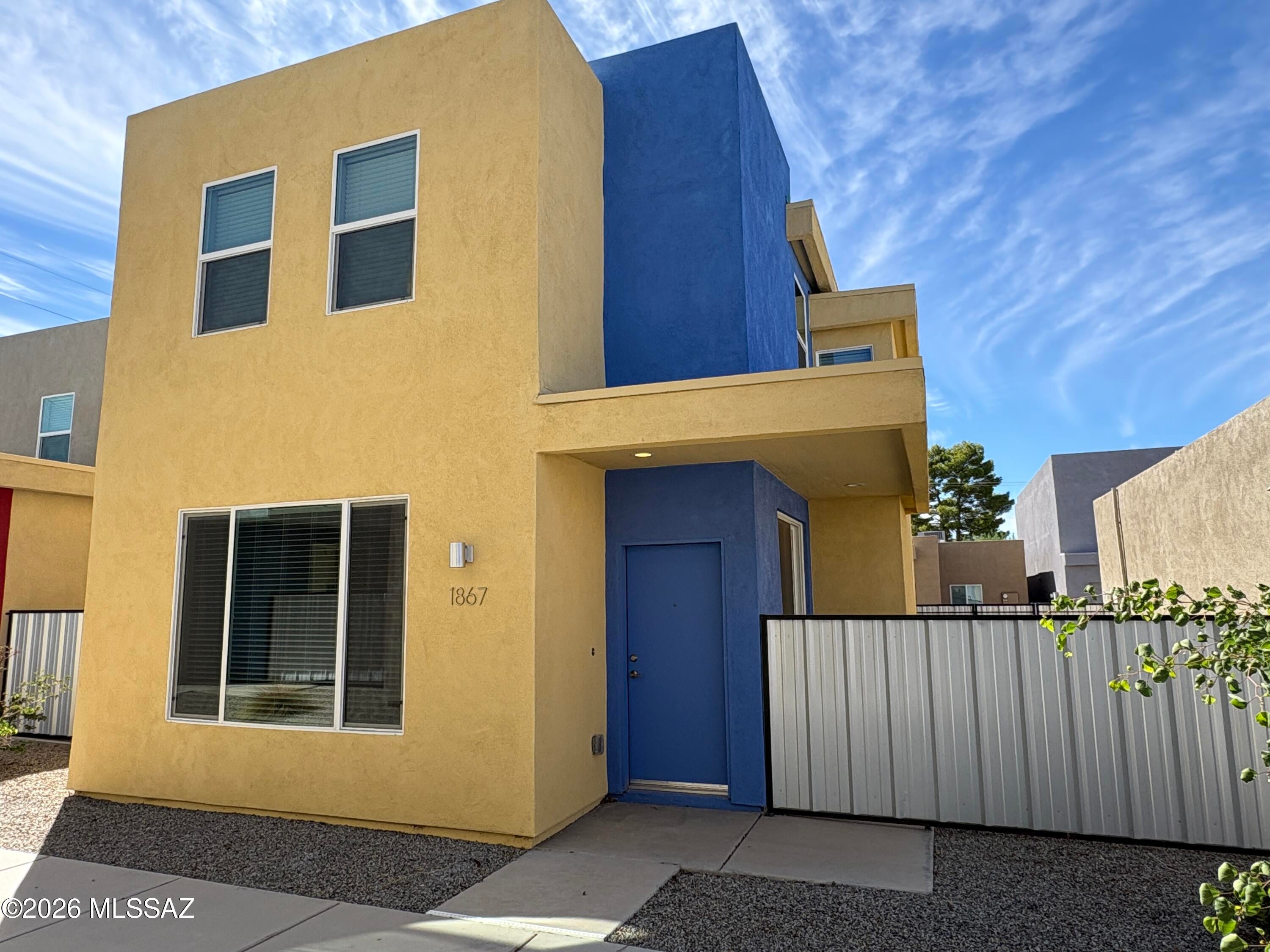 Unfurnished, Available for move in Oct. 8, 2026. This METRO Model, is a 3 bed 2.5 bath high efficiency Pepper Viner Built home! Centrally located, 5 minutes to Davis Monthan AF Base, 20 minutes to UofA, 20 min to UA Tech Park. 2 car garage, granite counters, stainless appliances, W/D & Fridge included, Luxury Vinyl plank flooring throughout, carpet in bedrooms. Patio style yard. Welcome Home!