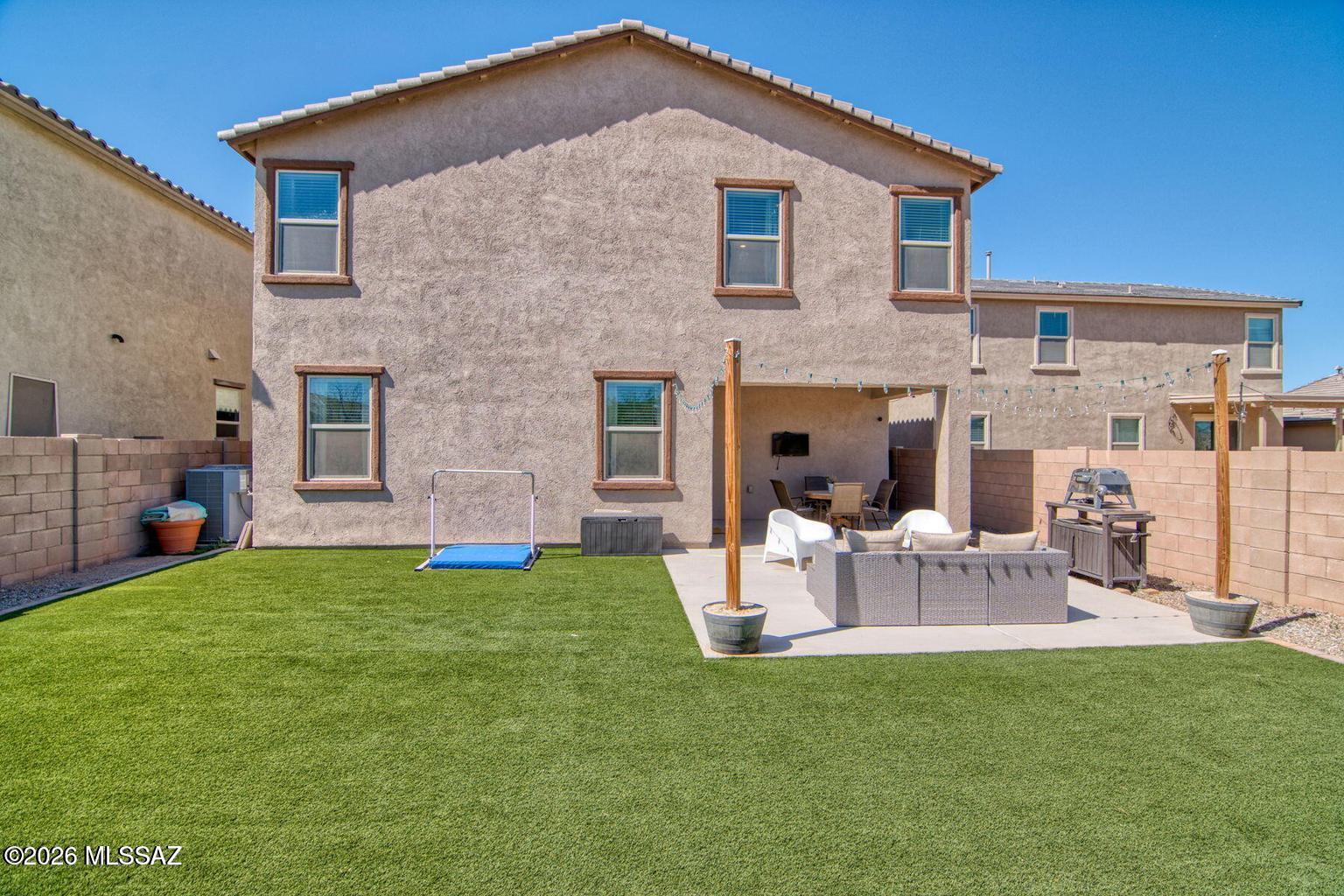 Entrada Del Pueblo - Residential Lease