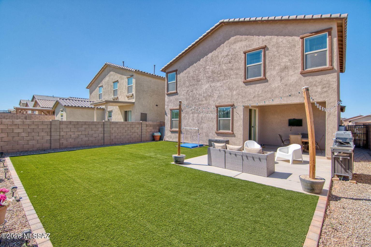 Entrada Del Pueblo - Residential Lease
