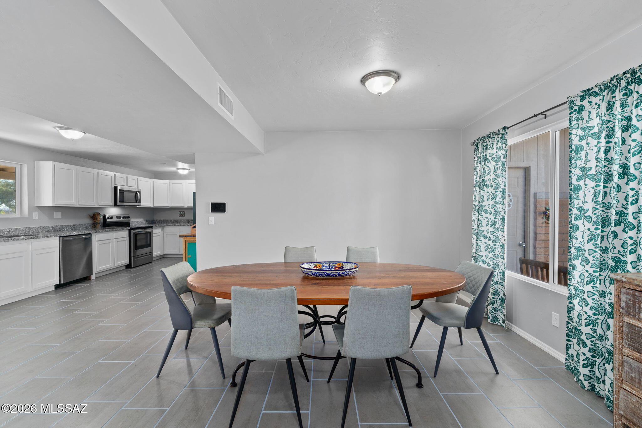 Tres Lomas (1-147) - Residential