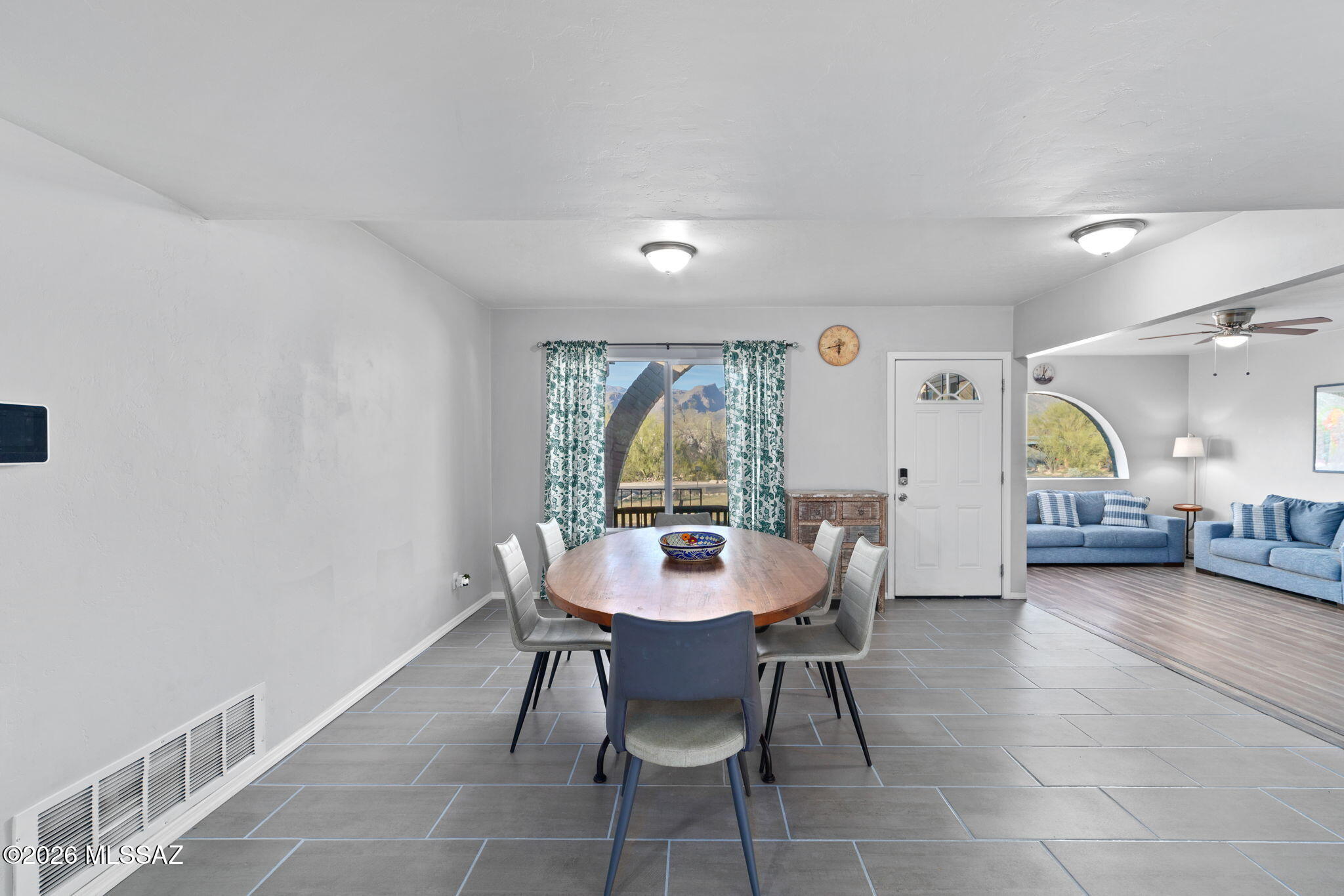 Tres Lomas (1-147) - Residential