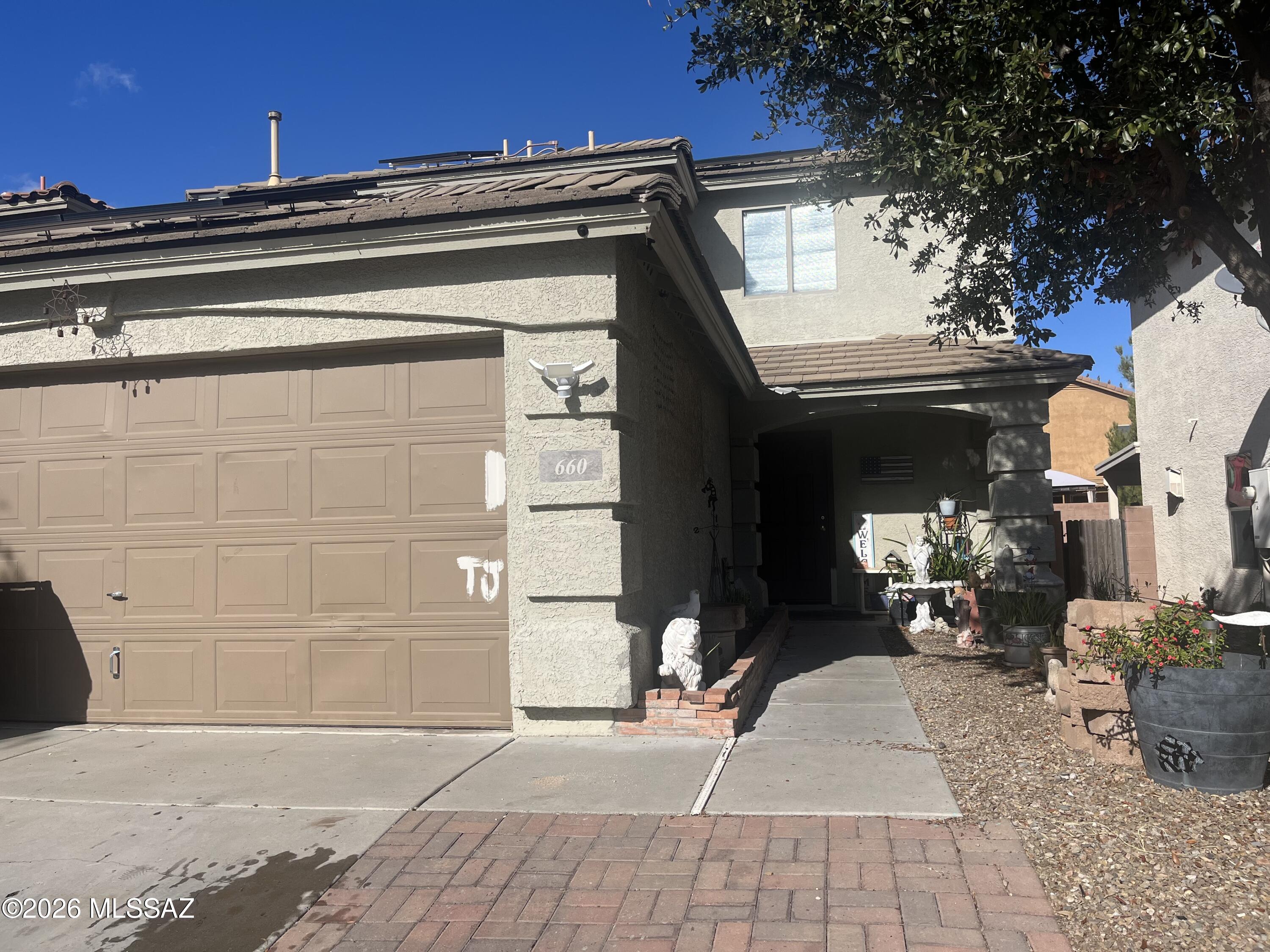 INVESTOR SPECIAL!!!!! 4 BEDS 2 BATH GREAT OPEN FLOOR PLAN LOFT COME SEE IT BEFORE ITS GONE !