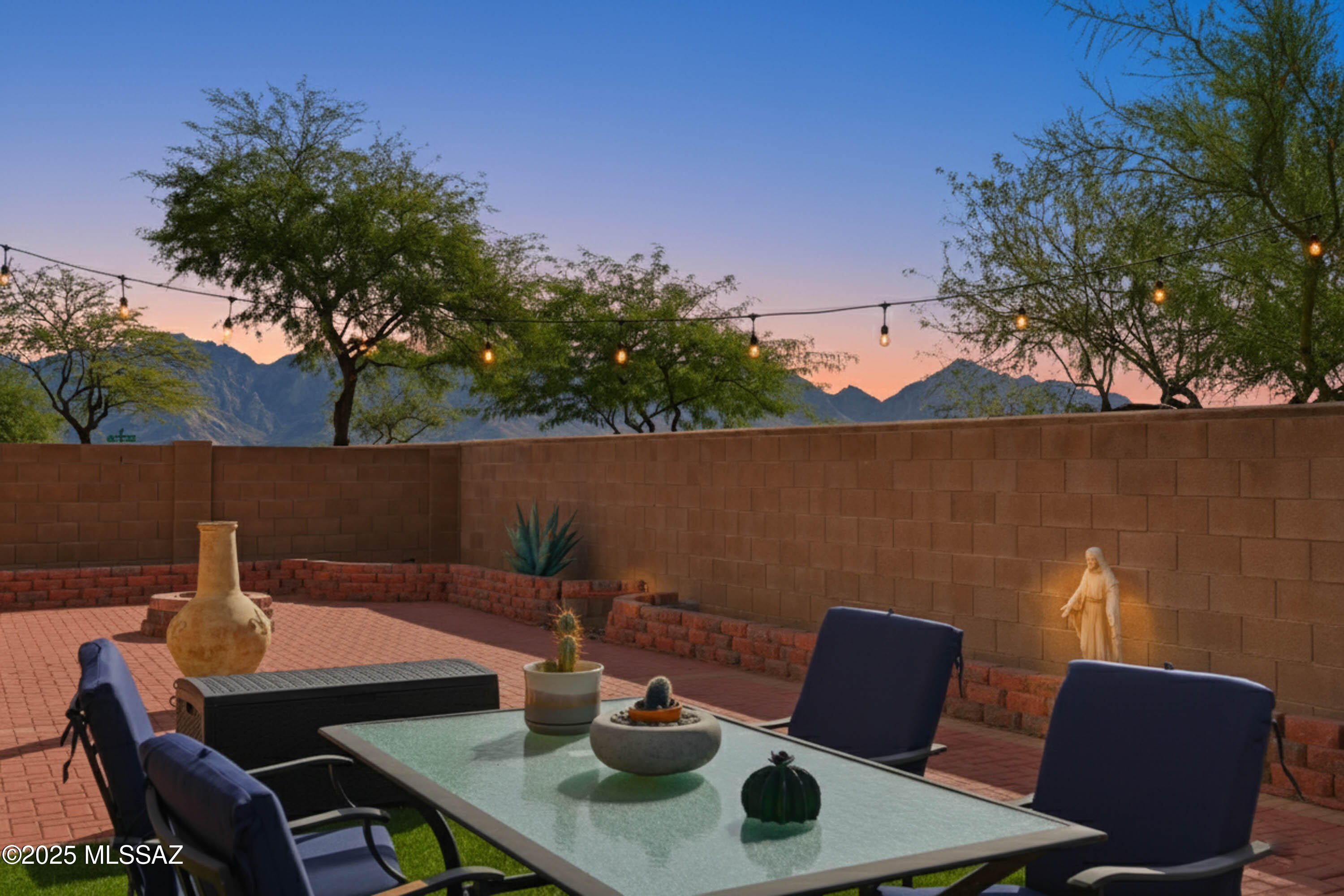 Rancho Vistoso NGHB 10 PCLS S,U & V - Residential