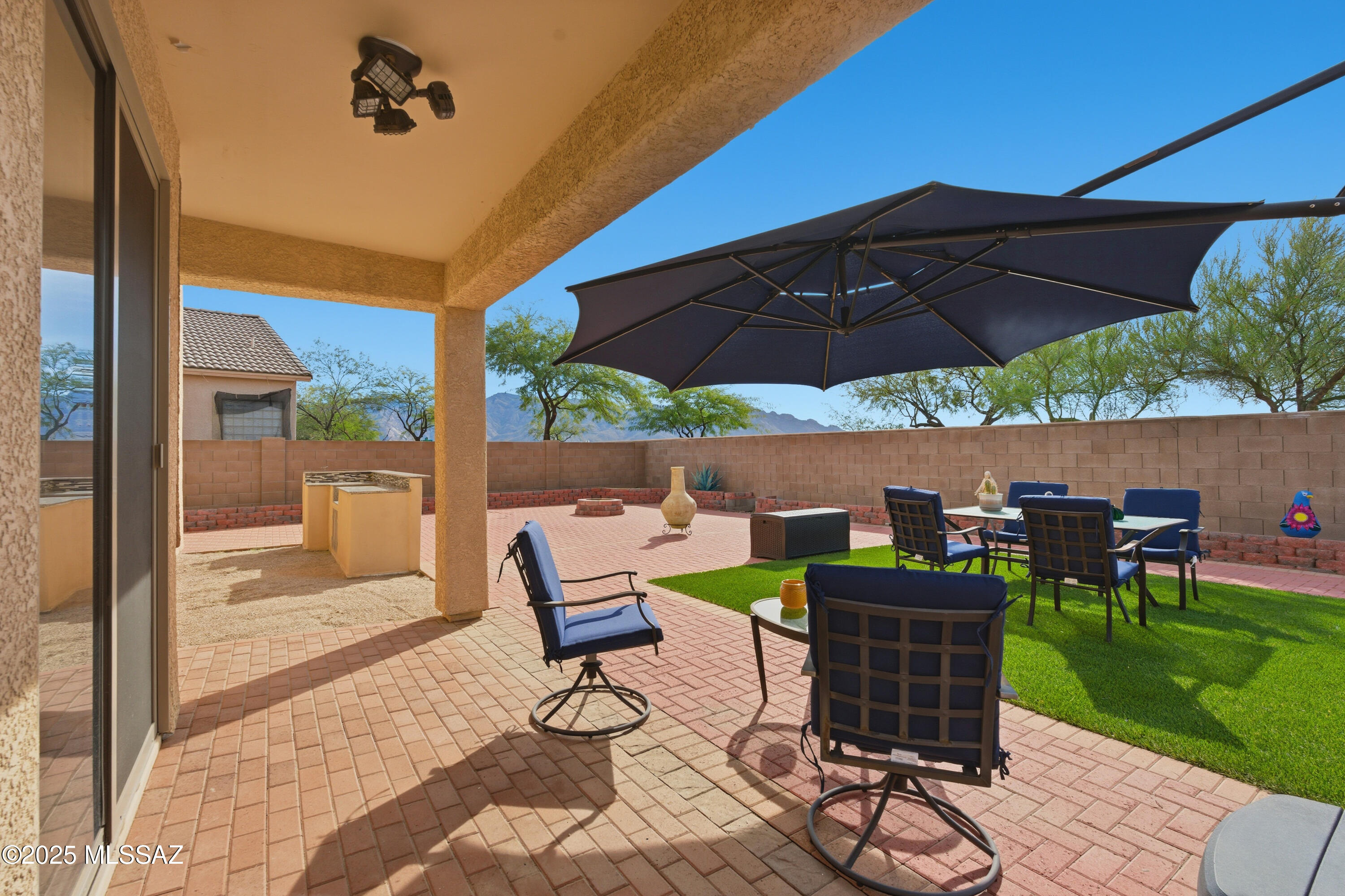 Rancho Vistoso NGHB 10 PCLS S,U & V - Residential