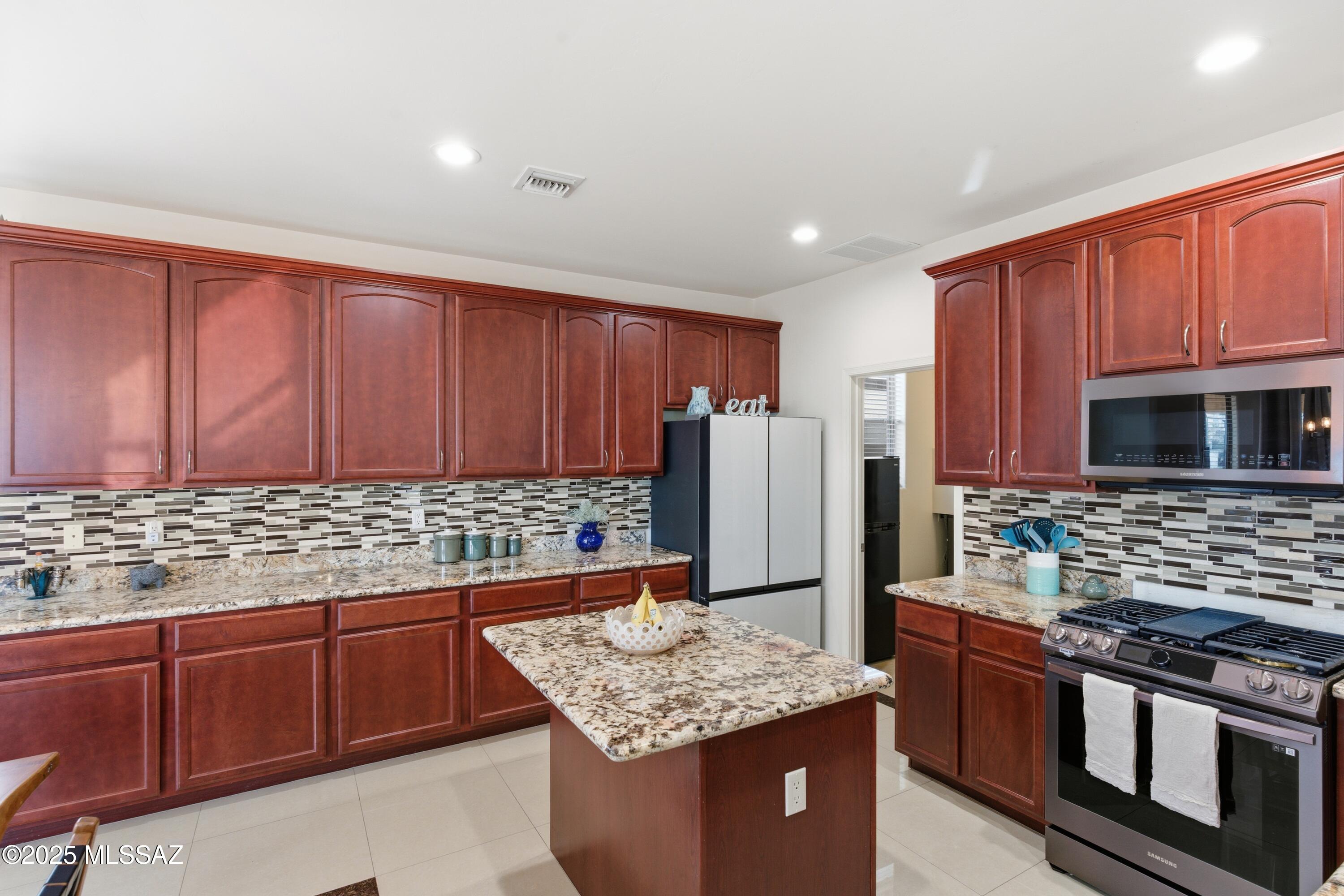 Rancho Vistoso NGHB 10 PCLS S,U & V - Residential