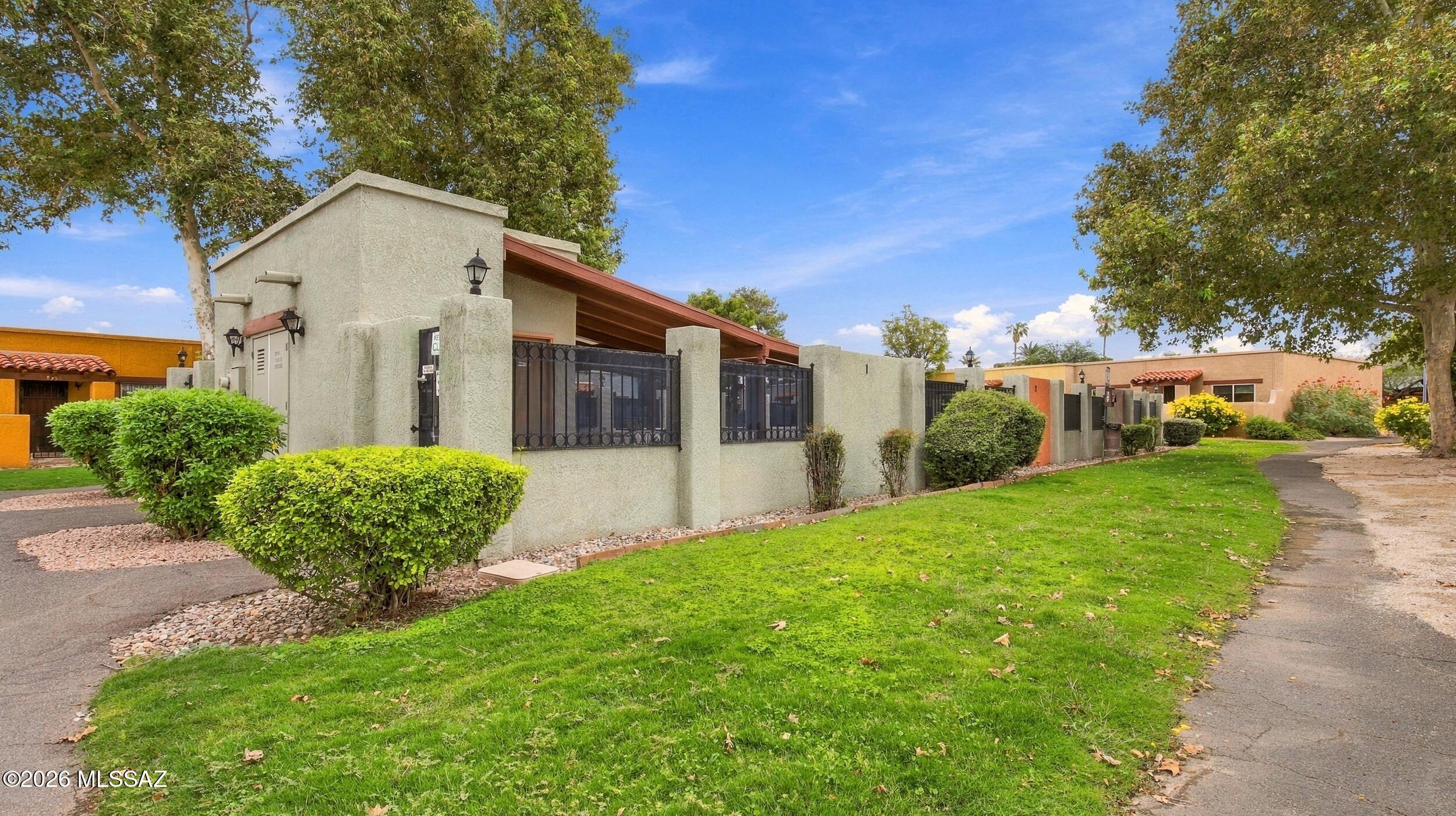 Spanish Meadows Twnhss (1-105) - Residential