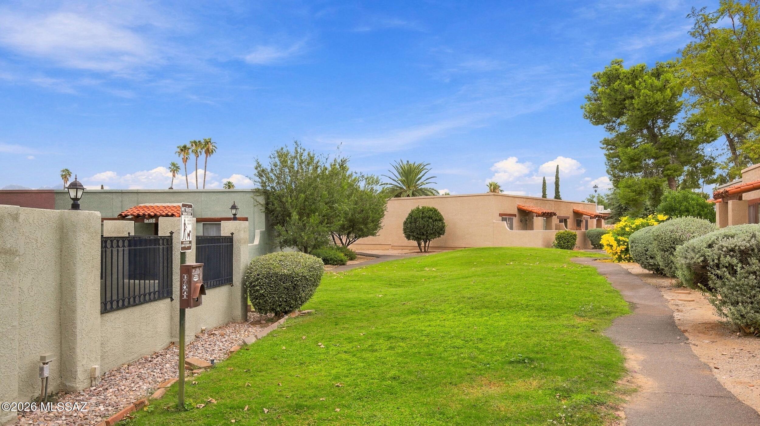 Spanish Meadows Twnhss (1-105) - Residential