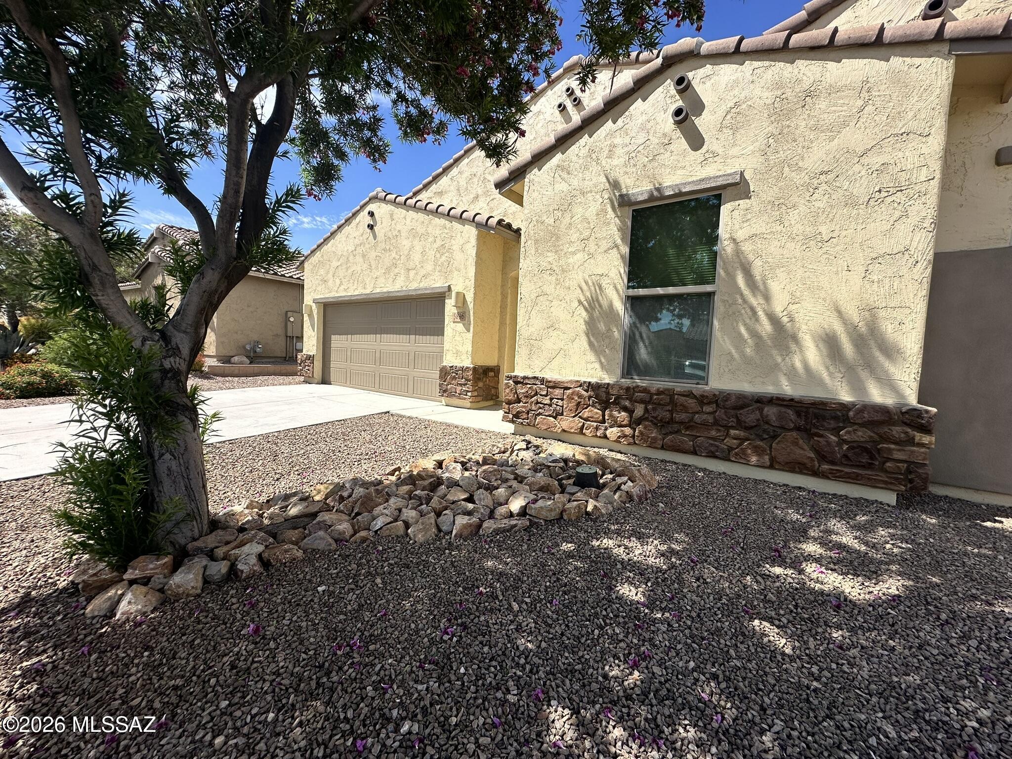 Silverbell West R-10 SQ20140800103 - Residential