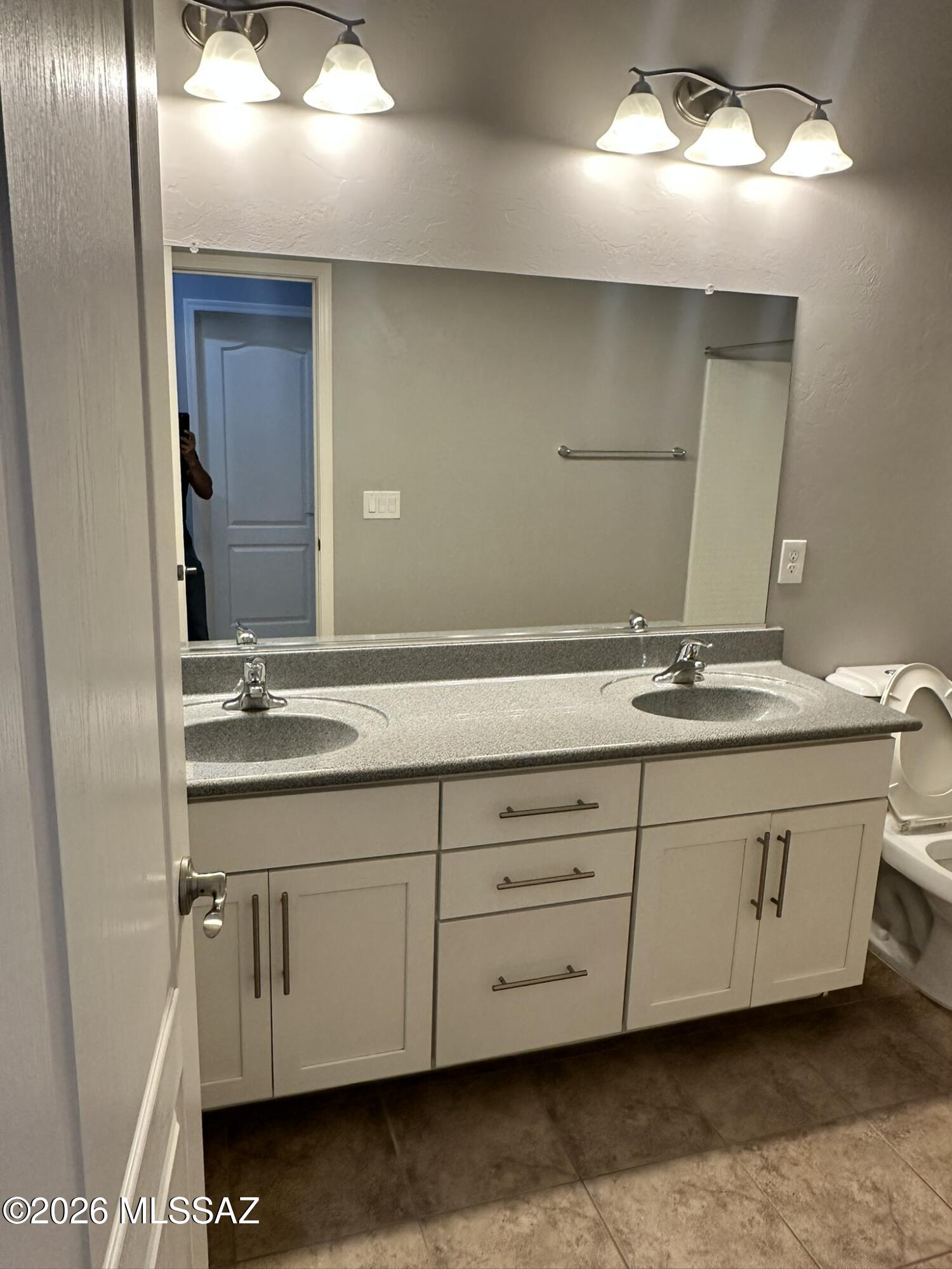 Silverbell West R-10 SQ20140800103 - Residential