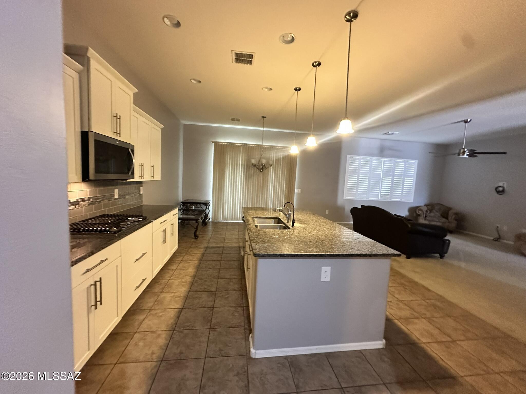 Silverbell West R-10 SQ20140800103 - Residential