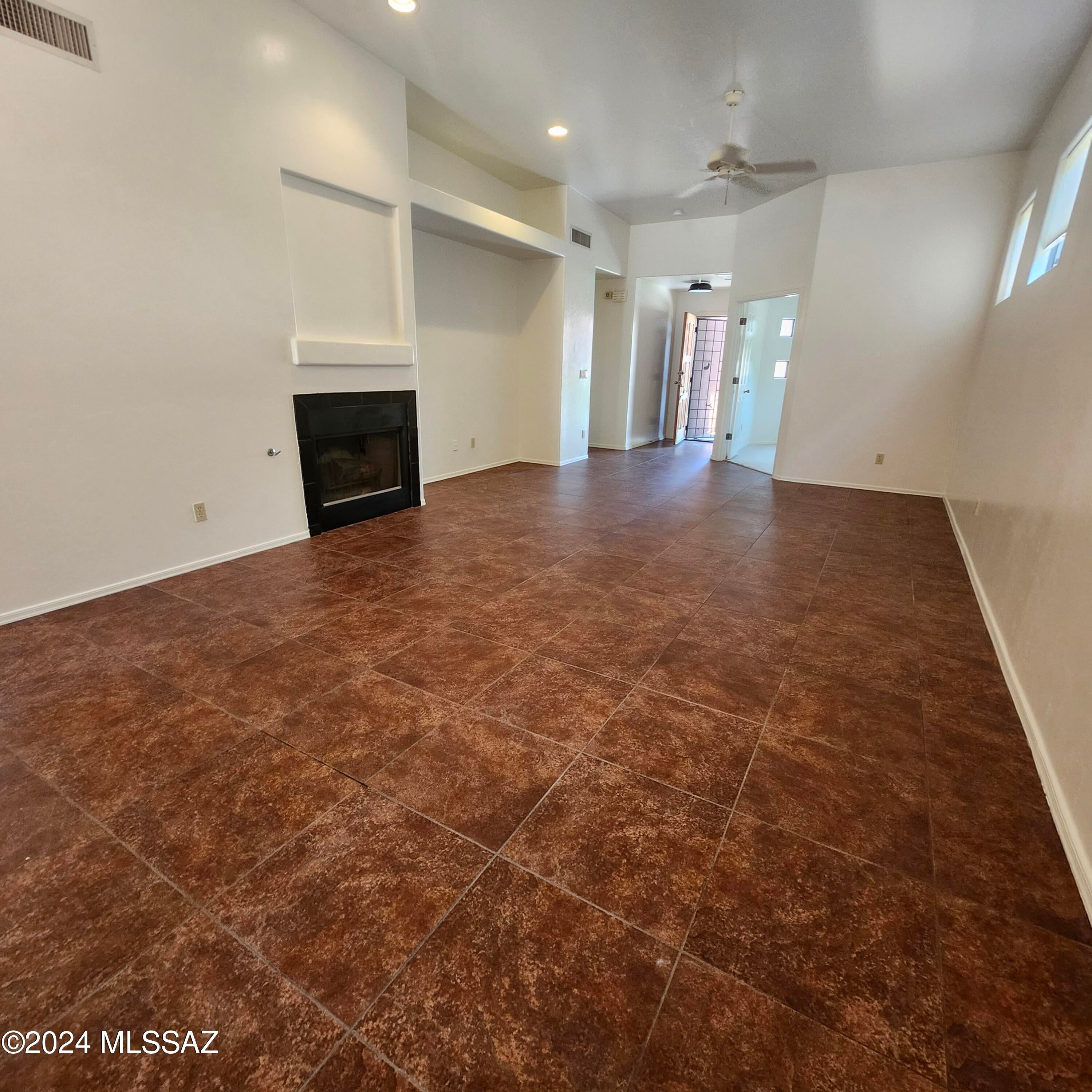 Barrio Centro (1-84) - Residential Lease