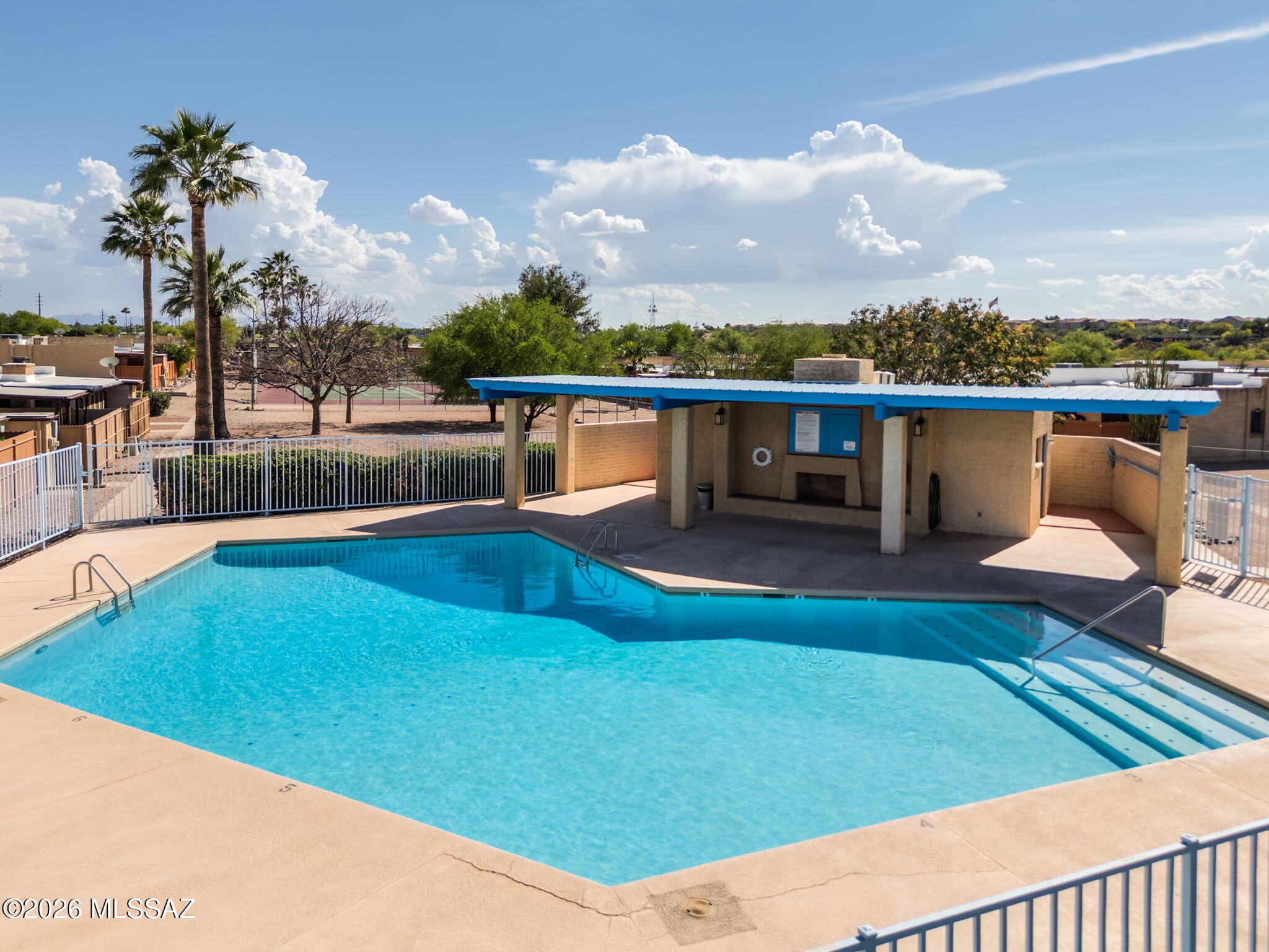 Pantano Park Townhouses - Residential