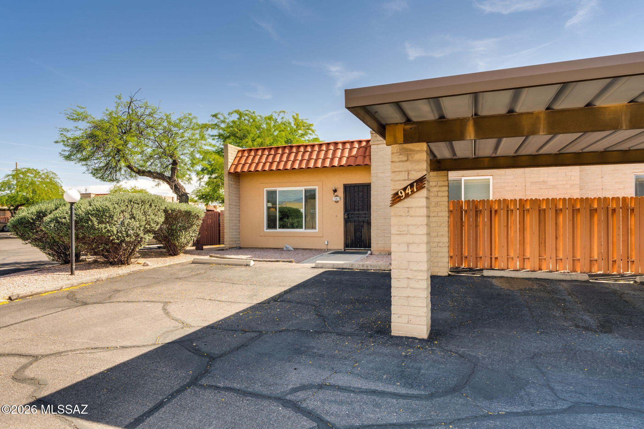 Pantano Park Townhouses - Residential