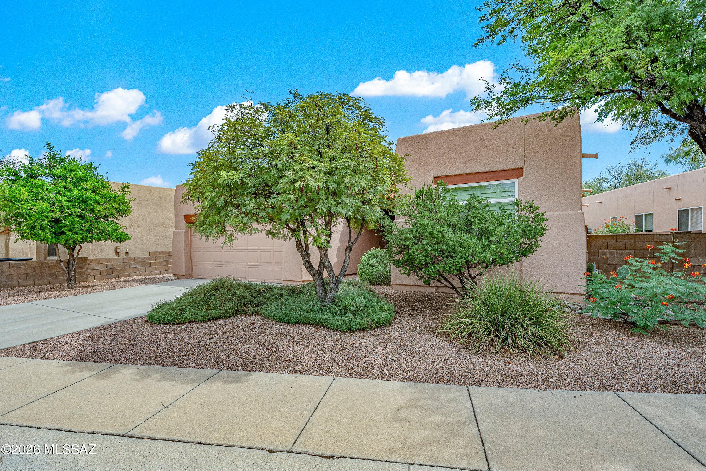 Available Jan through June 2027. Looking for a clean, comfortable home for your visit to Tucson? This is it! Fully furnished, includes everything you need for an extended stay. Walking distance to the community pool, and conveniently located to shops and great restaurants!