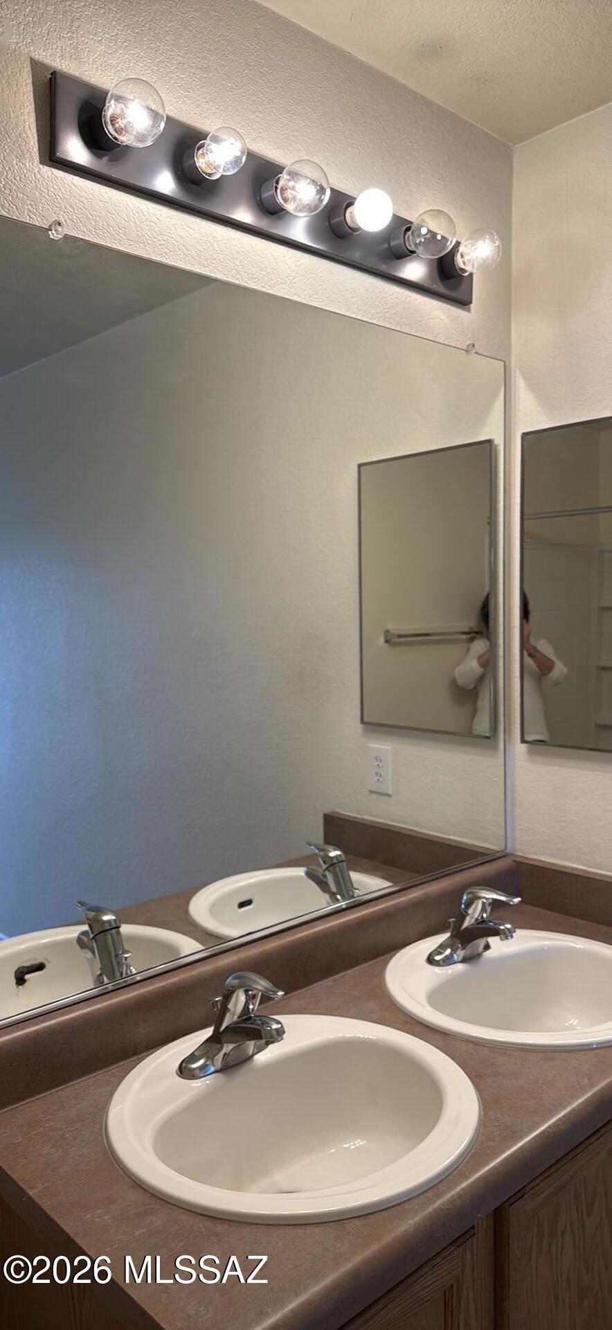 La Cholla - Residential Lease