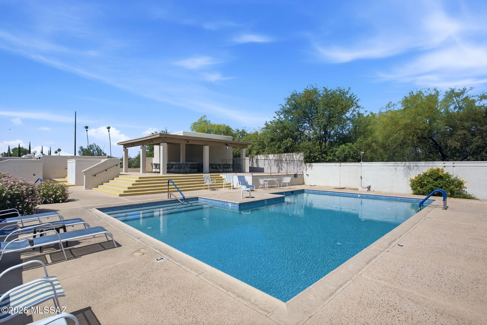 El Dorado Townhomes - Residential