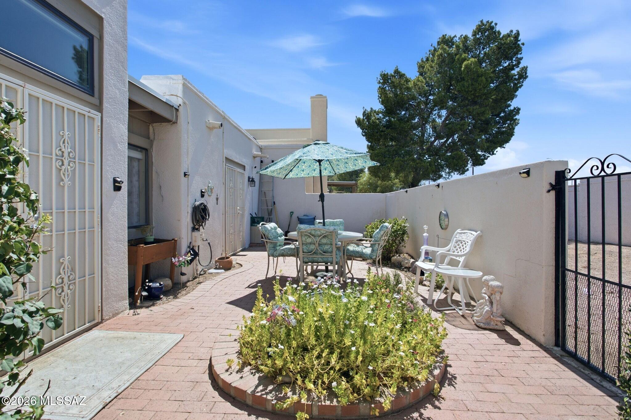 El Dorado Townhomes - Residential